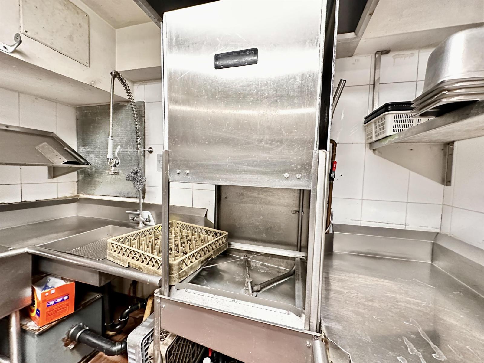 100 15057 Marine Drive Property Photo 13