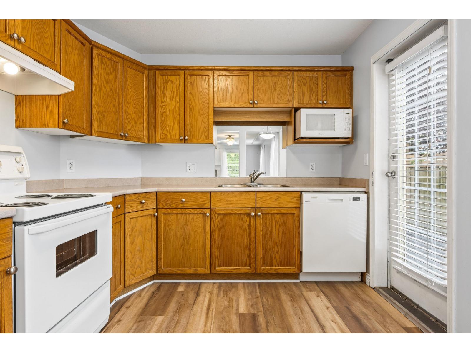 46008 Bole Avenue #2 & 4 Property Photo 11