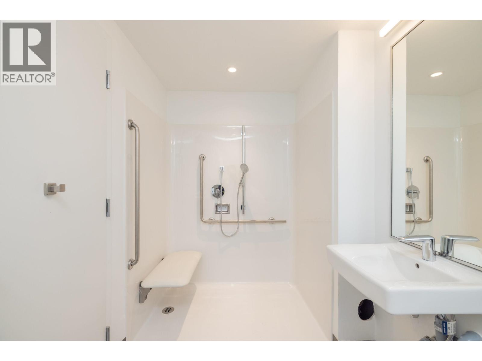 136 8710 Barnard Street Property Photo 12