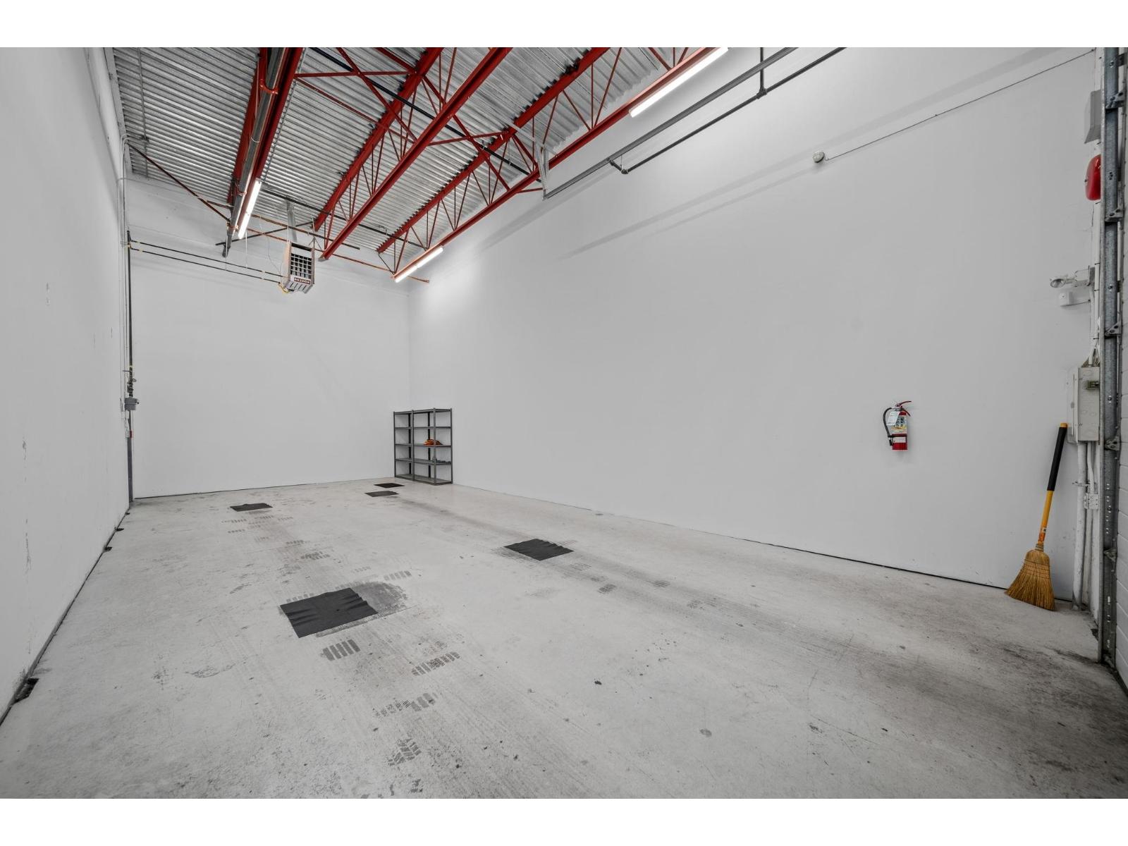 208 30610 Progressive Way Property Photo 5
