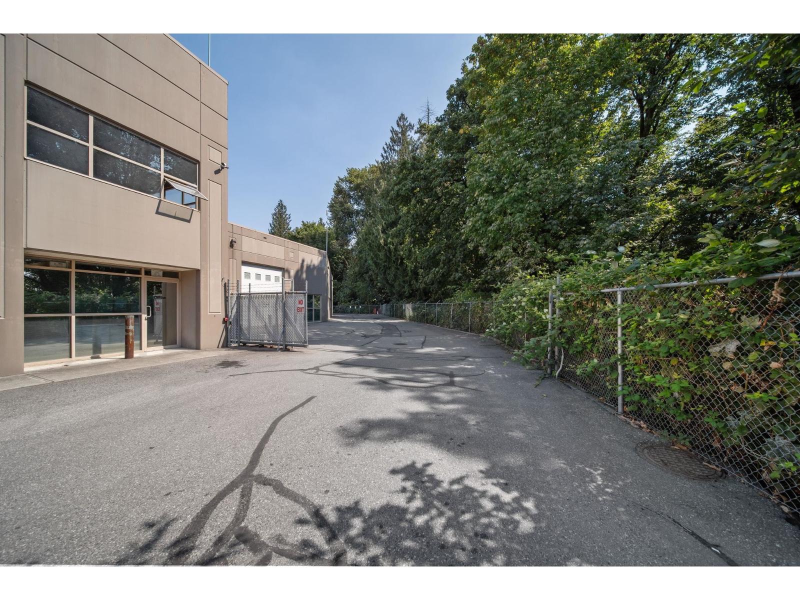 208 30610 Progressive Way Property Photo 15