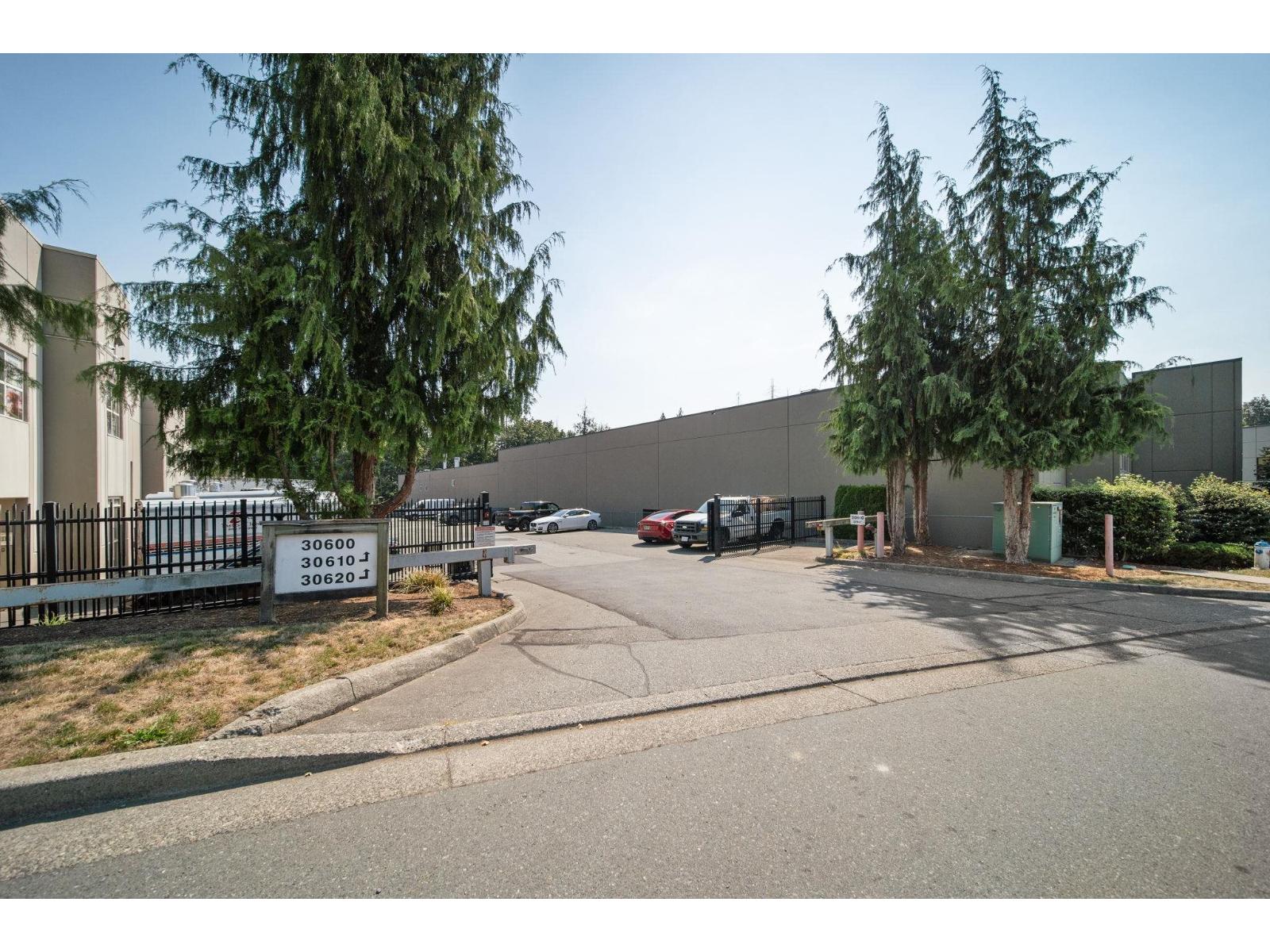 208 30610 Progressive Way Property Photo 16