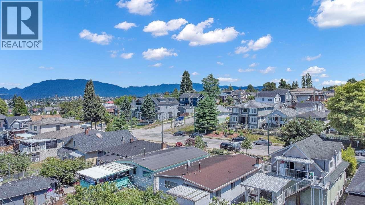 4265 Slocan Street Property Photo 10