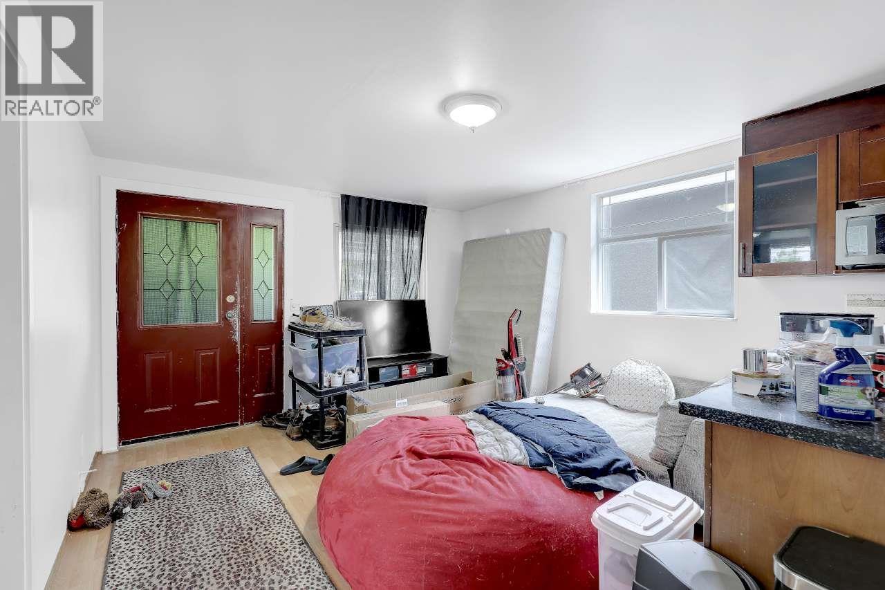 4265 Slocan Street Property Photo 18