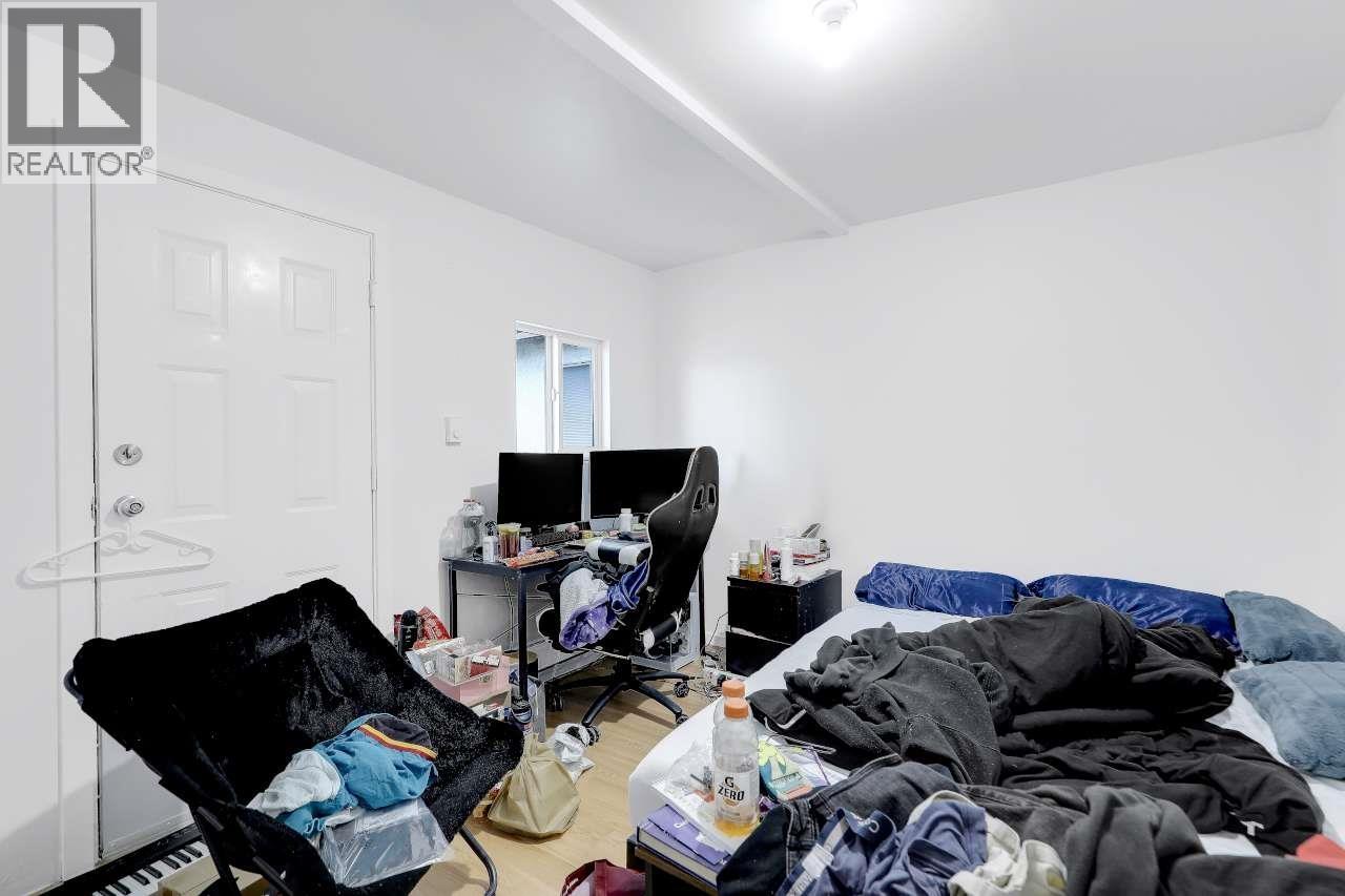 4265 Slocan Street Property Photo 25