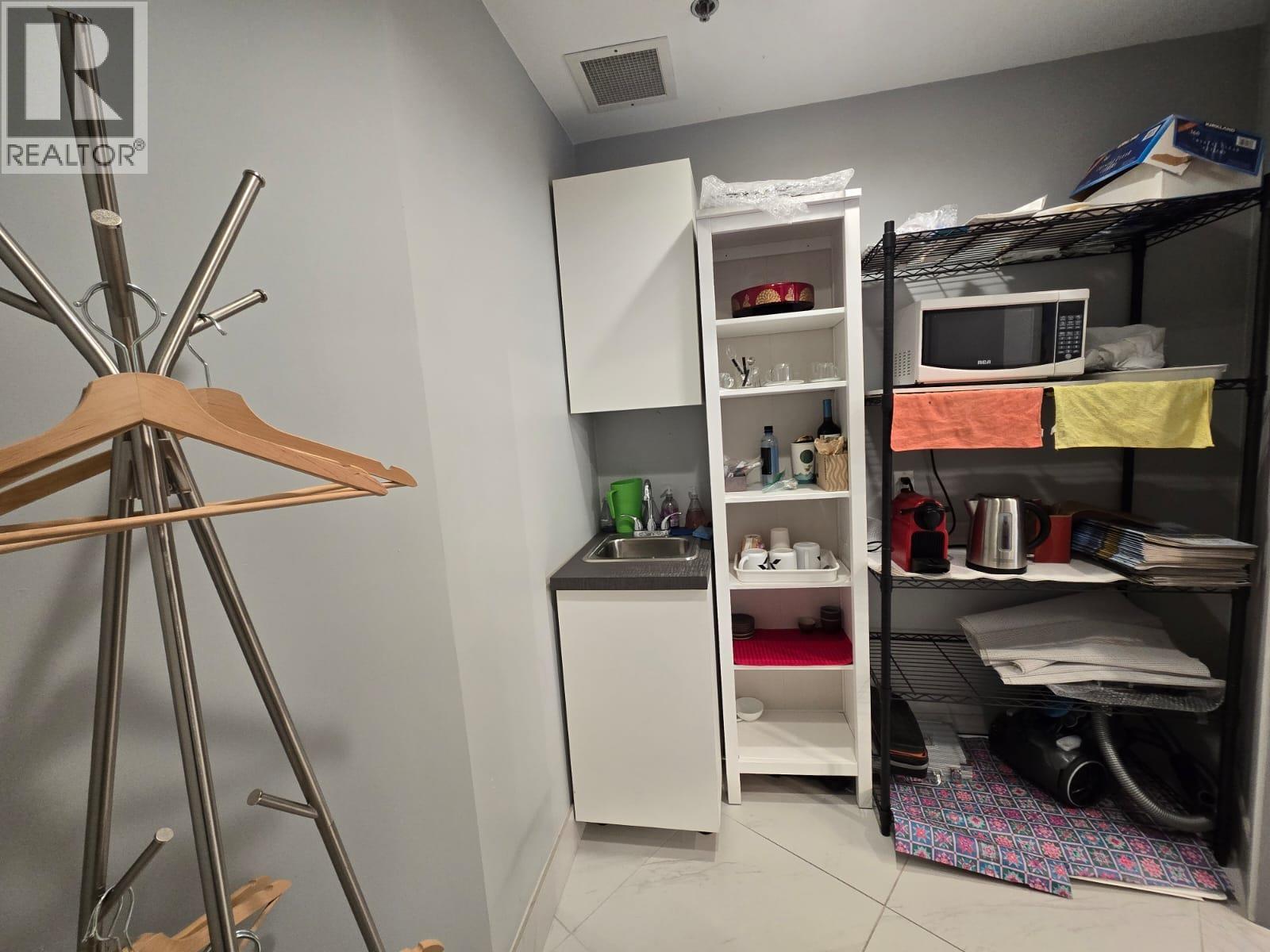 1066 8300 Capstan Way Property Photo 9