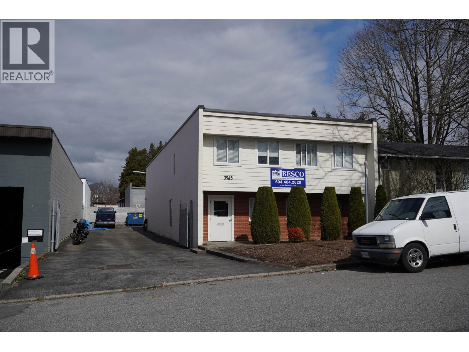 3985 Graveley Street Property Photo 4