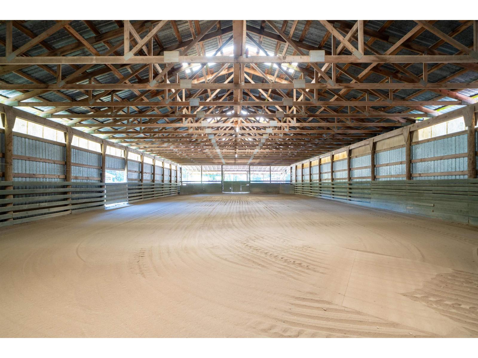 25177 64 Avenue Property Photo 9
