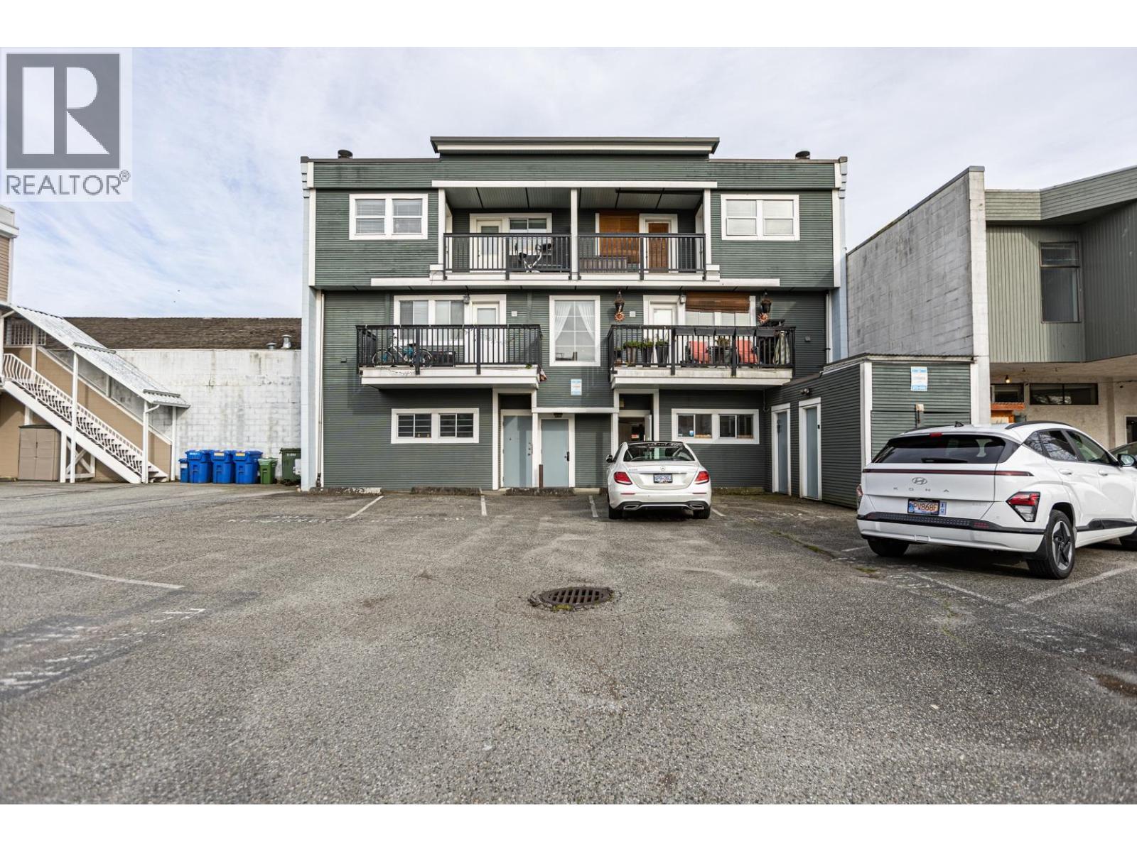 12071 1st Avenue Property Photo 4