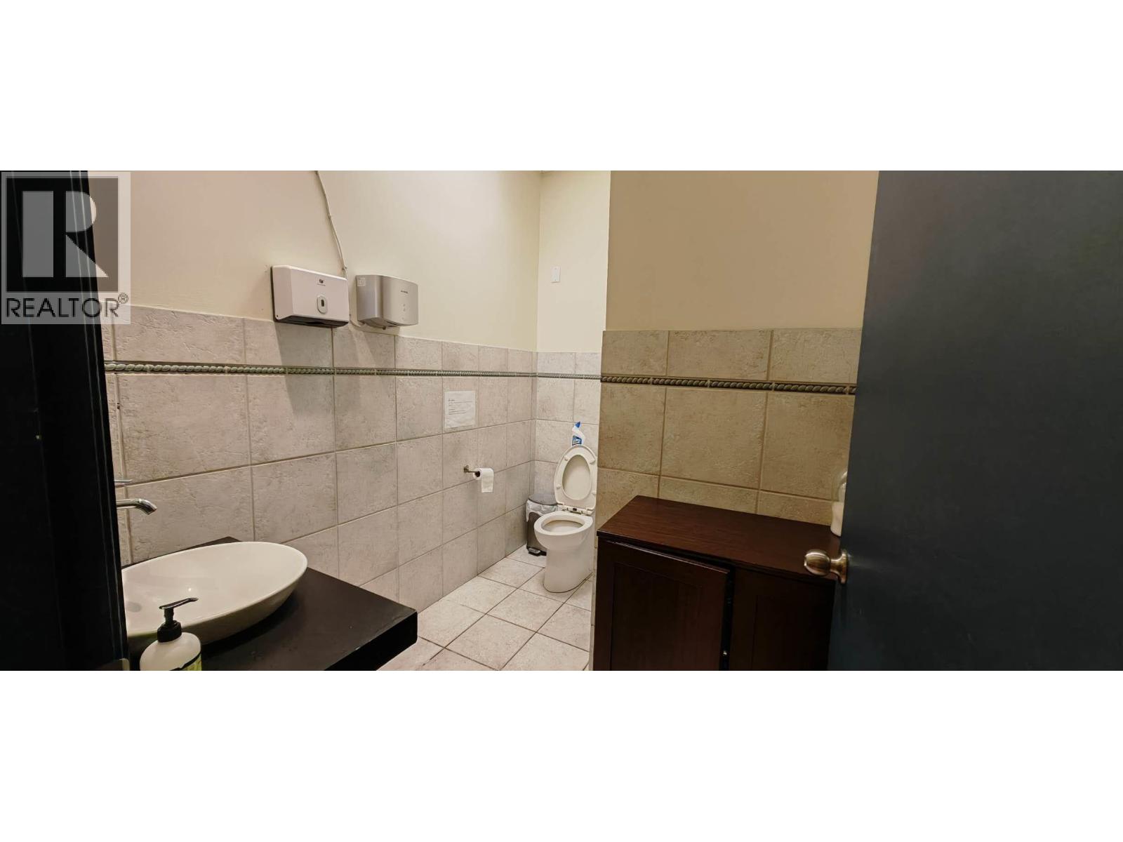 C8082263 Property Photo 4