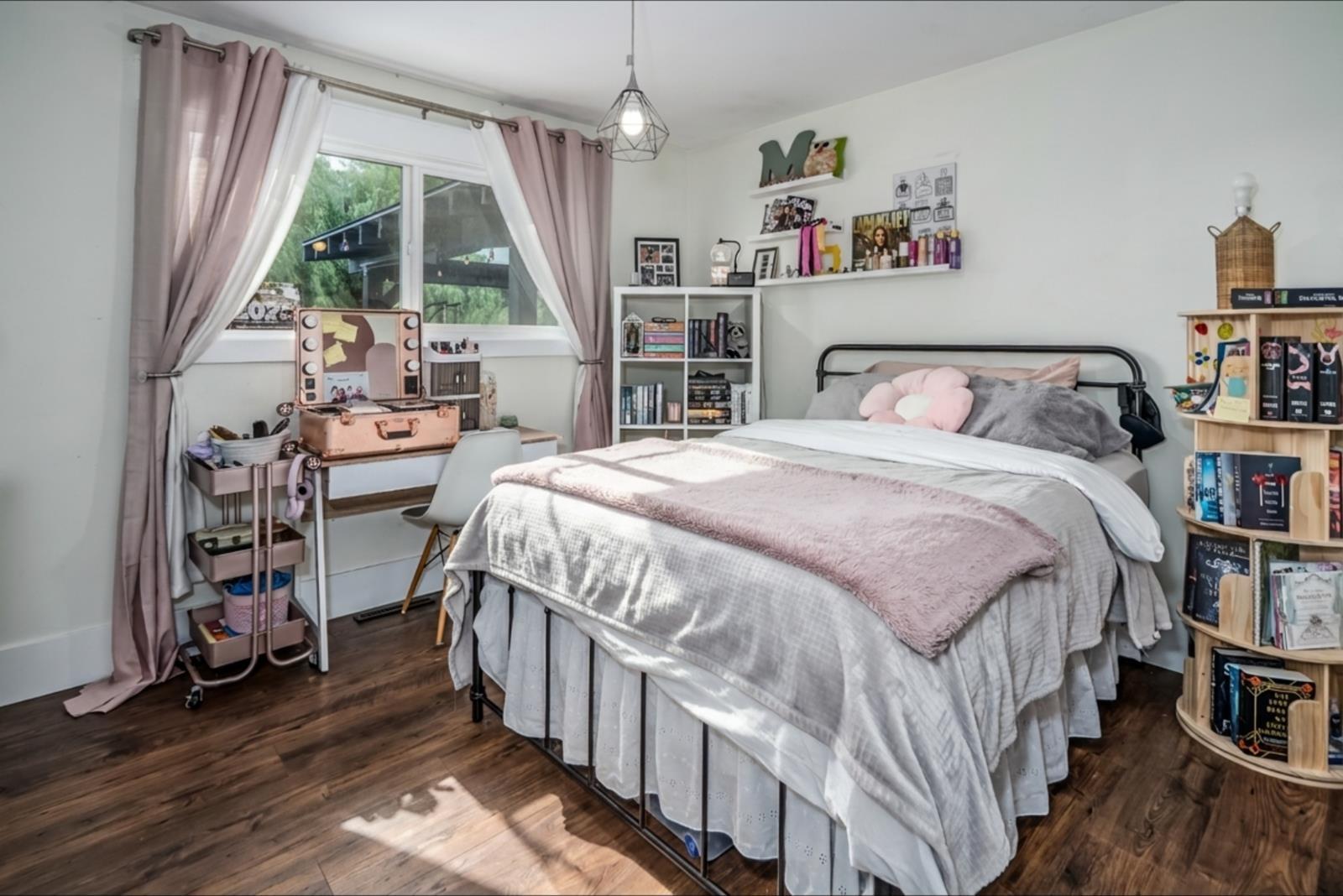 4523 240 Street Property Photo 12