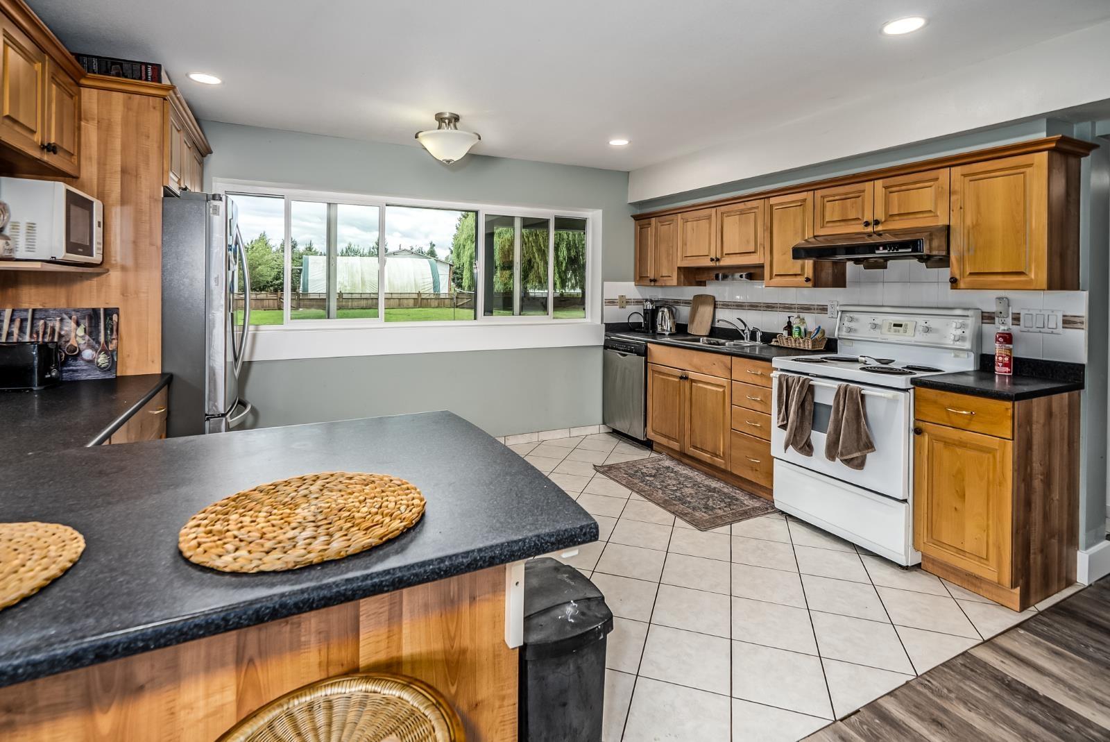4523 240 Street Property Photo 15