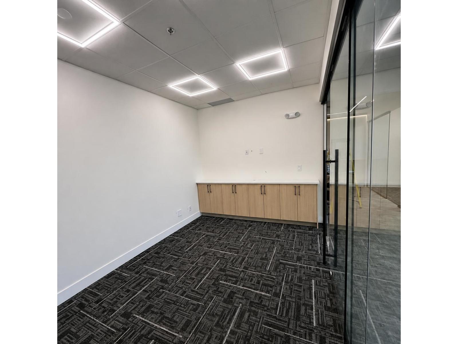 1504 9686 137a Street Property Photo 5
