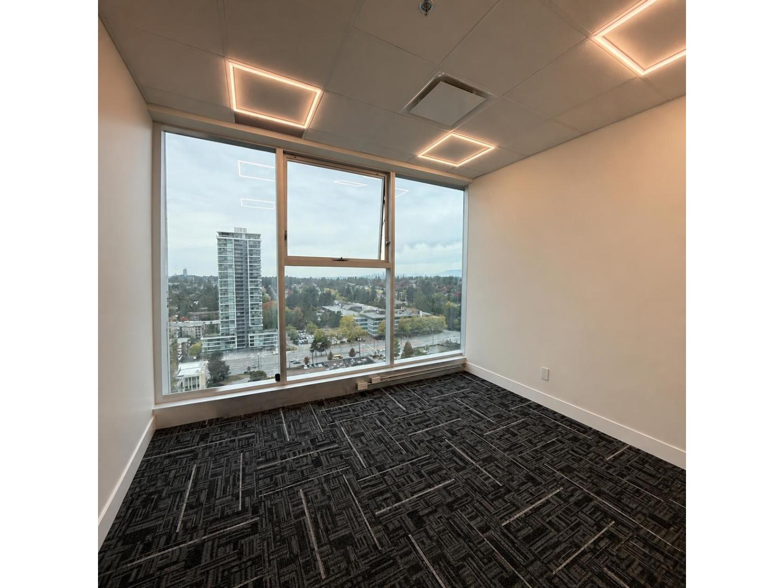 1504 9686 137a Street Property Photo 7