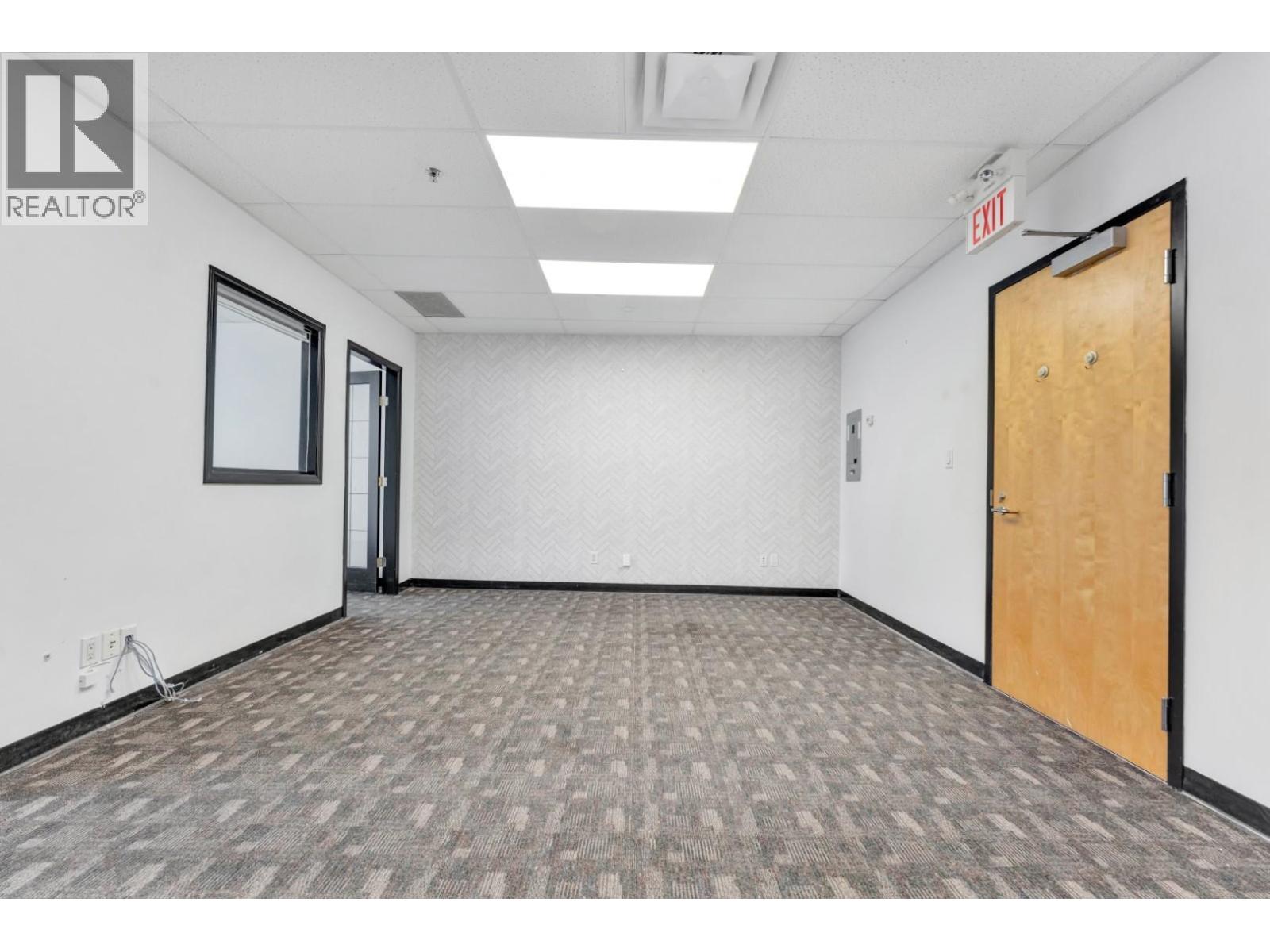 317 4538 Kingsway Property Photo 4