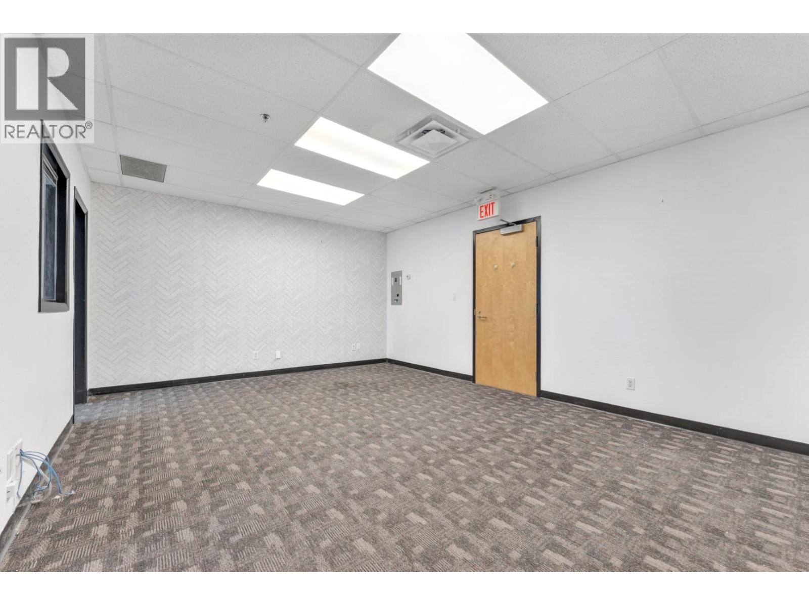 317 4538 Kingsway Property Photo 5