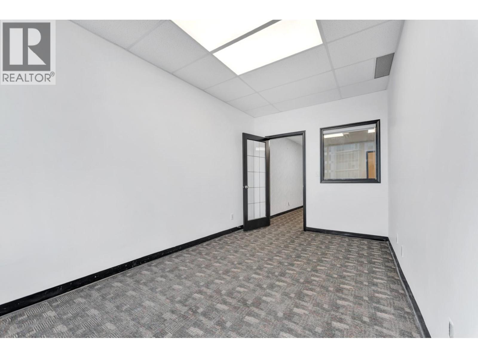 317 4538 Kingsway Property Photo 8