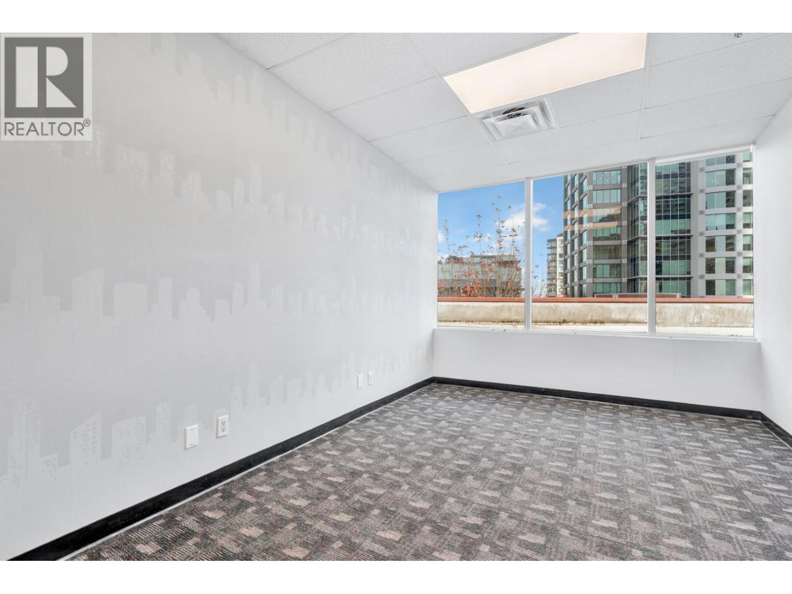 317 4538 Kingsway Property Photo 11