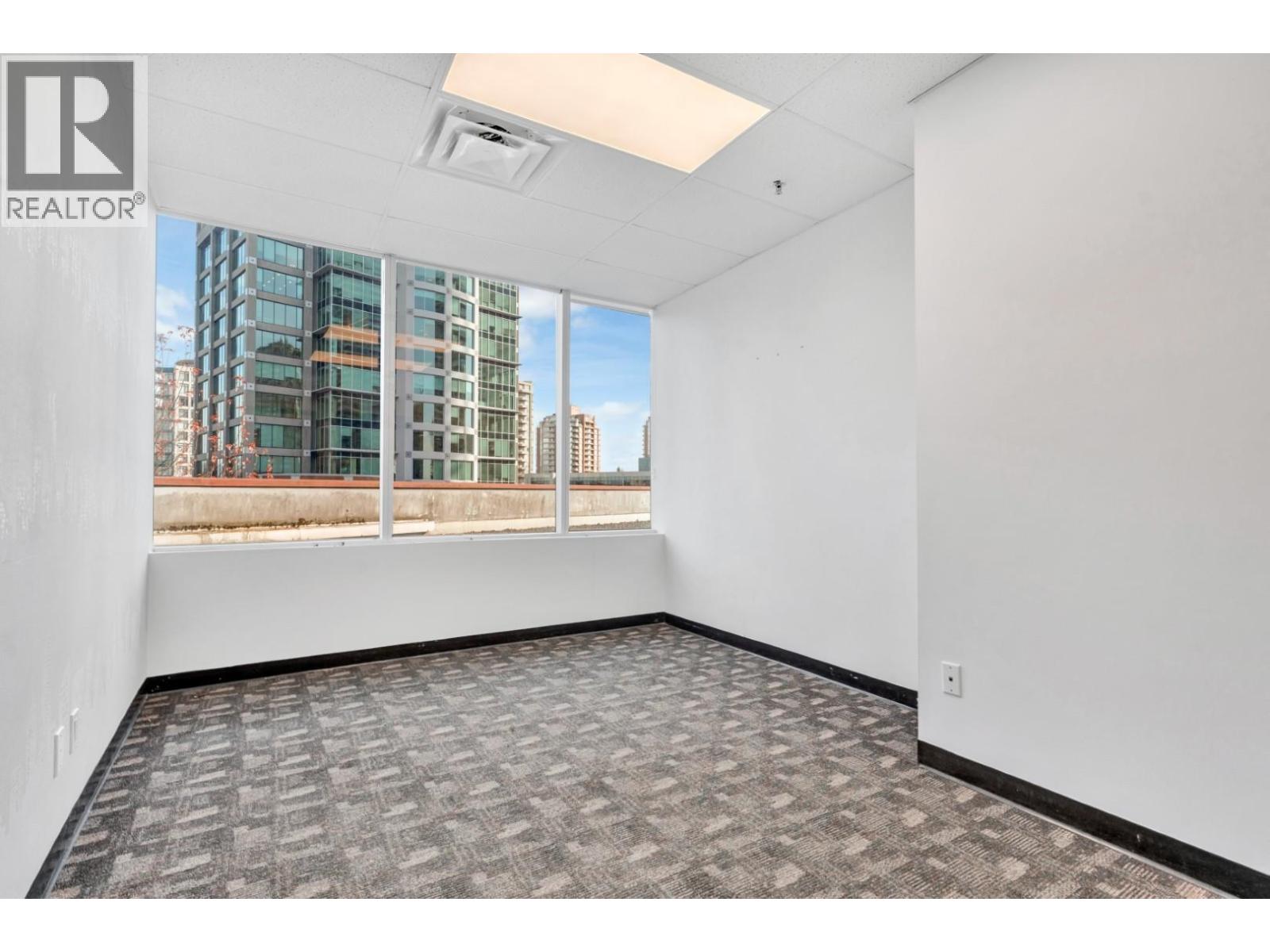 317 4538 Kingsway Property Photo 13