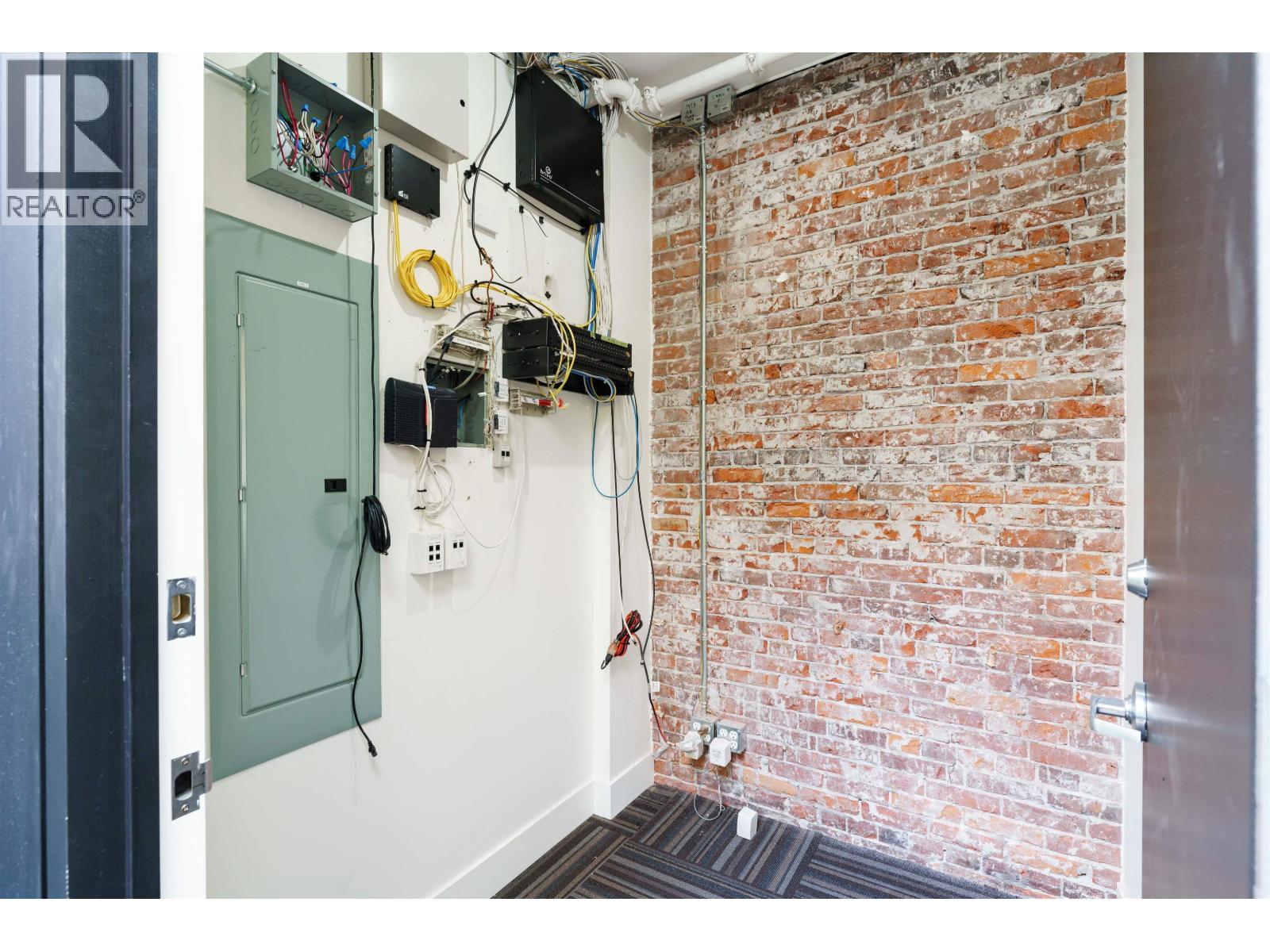 310 128 W Hastings Street Property Photo 8