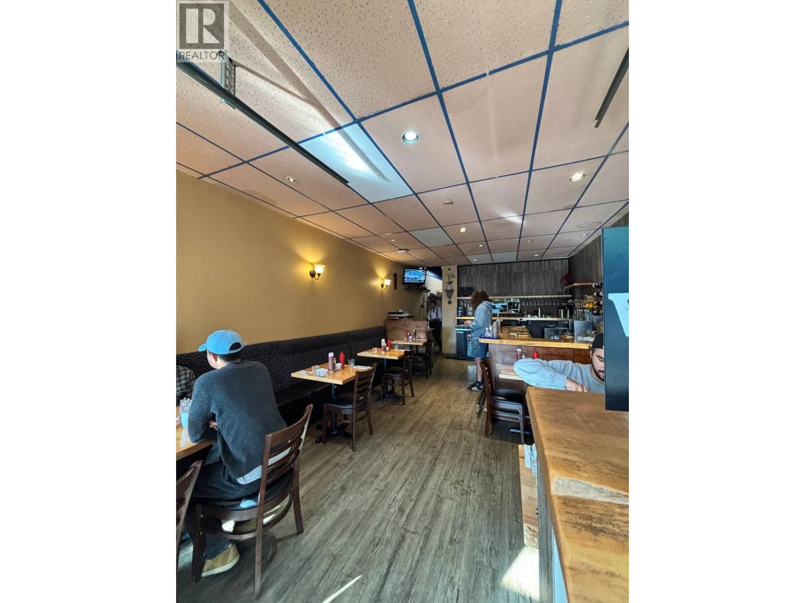 1393 Commercial Drive Property Photo 4