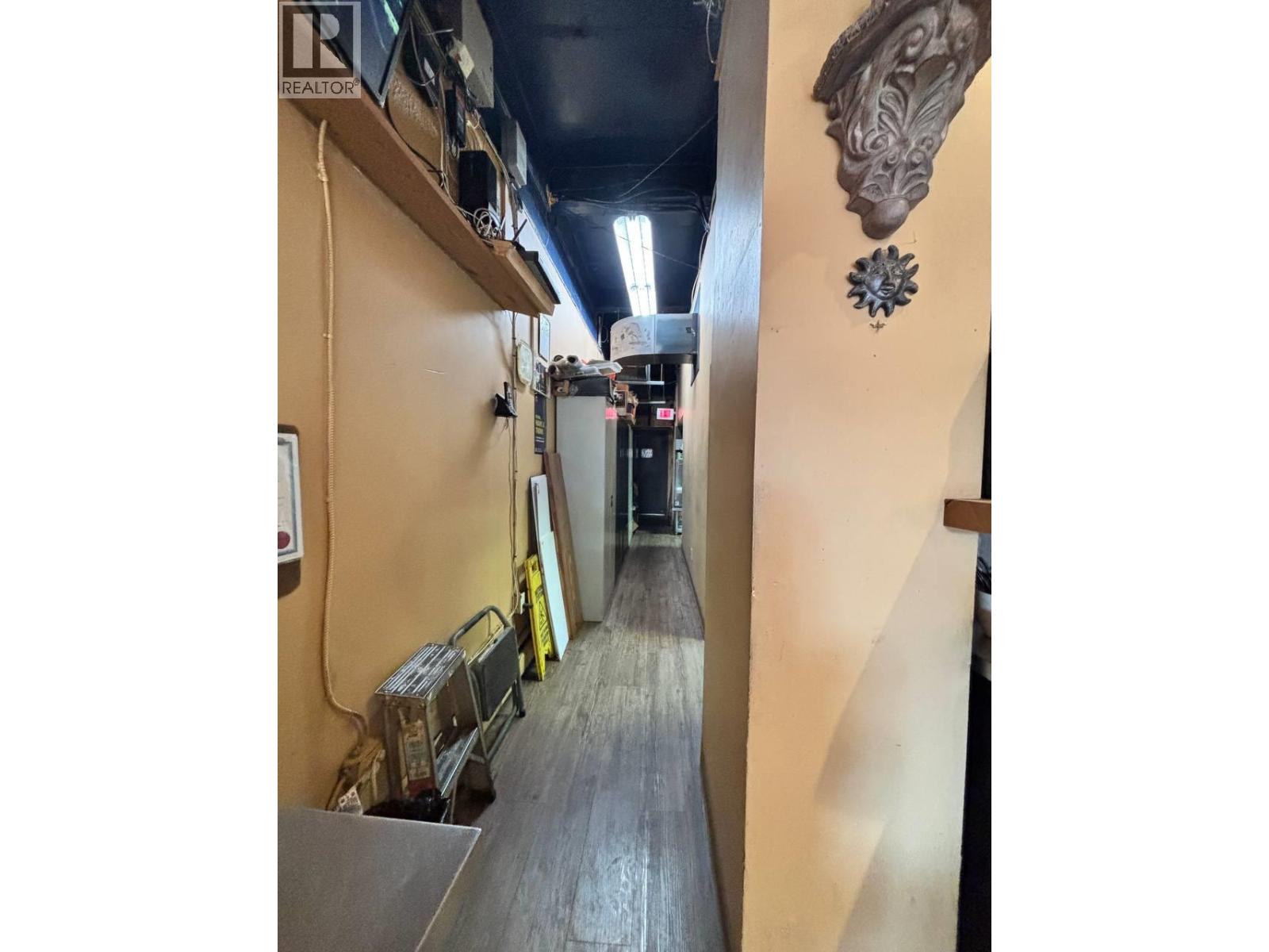 1393 Commercial Drive Property Photo 18