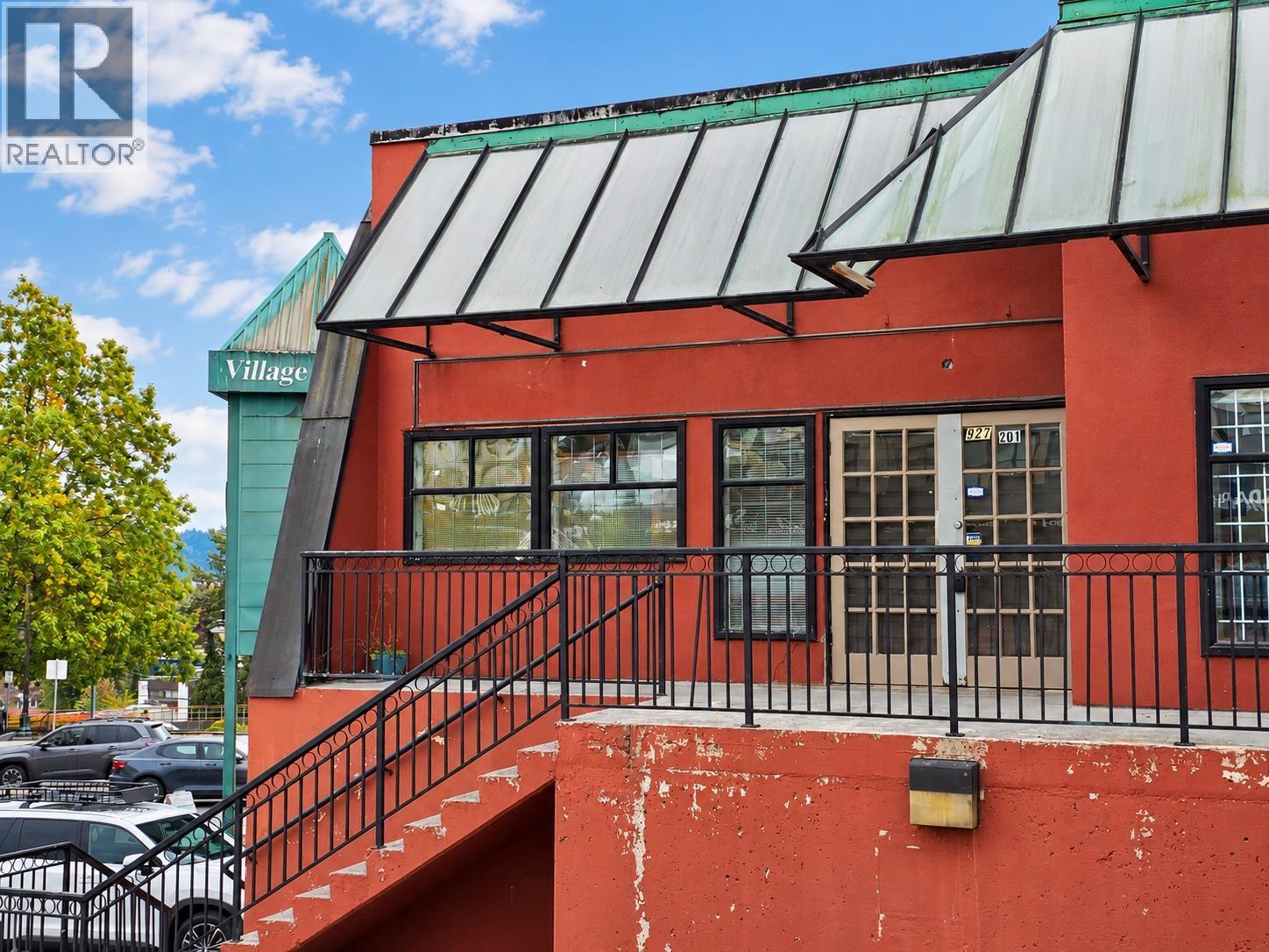 201 927 Brunette Avenue Property Photo 1