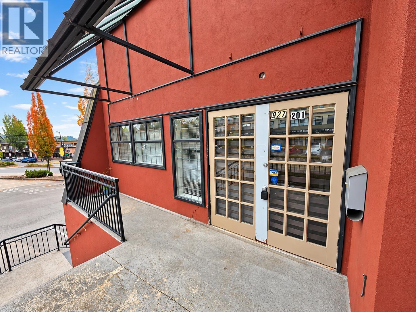 201 927 Brunette Avenue Property Photo 2