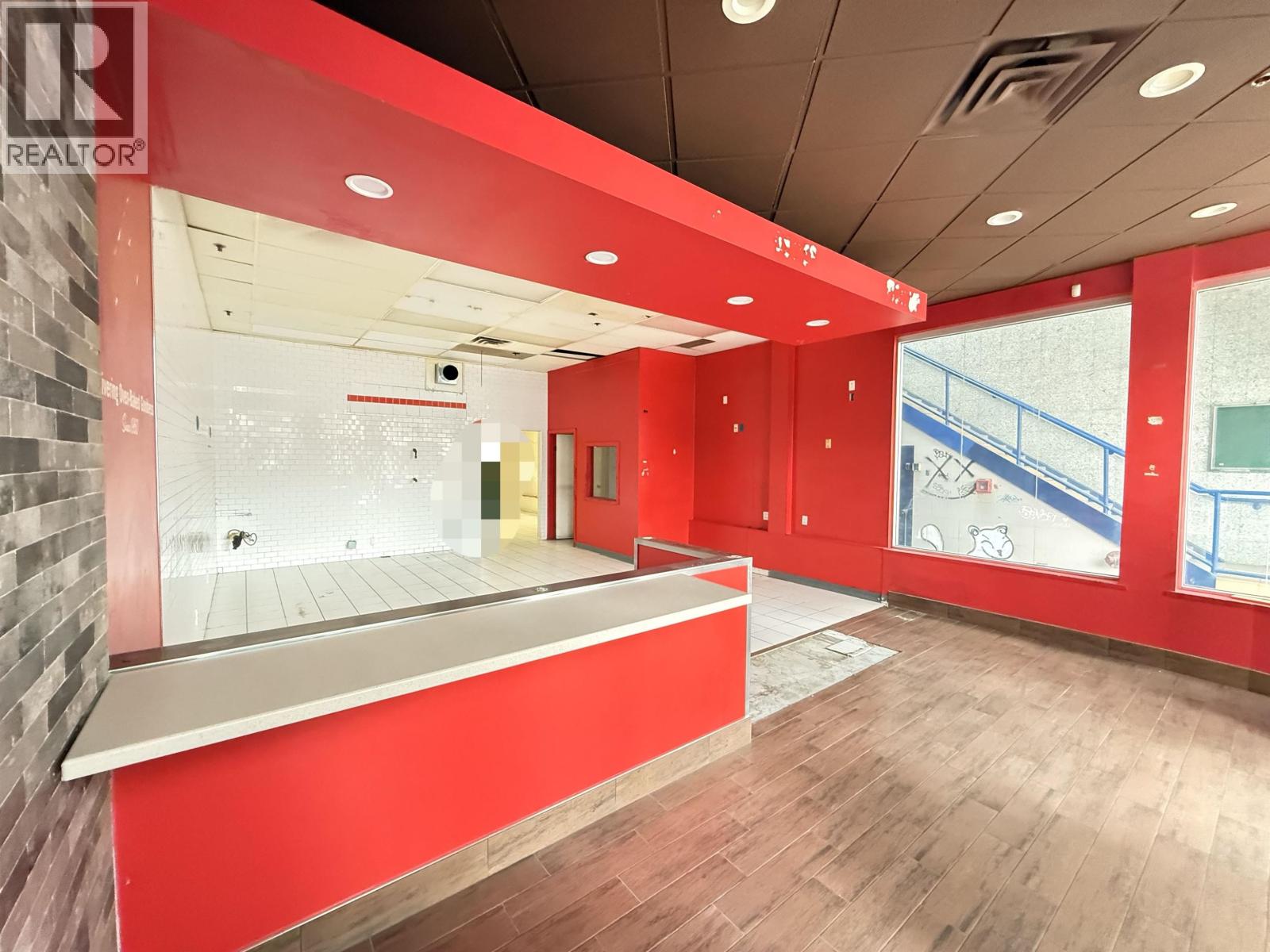 1312 W Broadway Street Property Photo 4