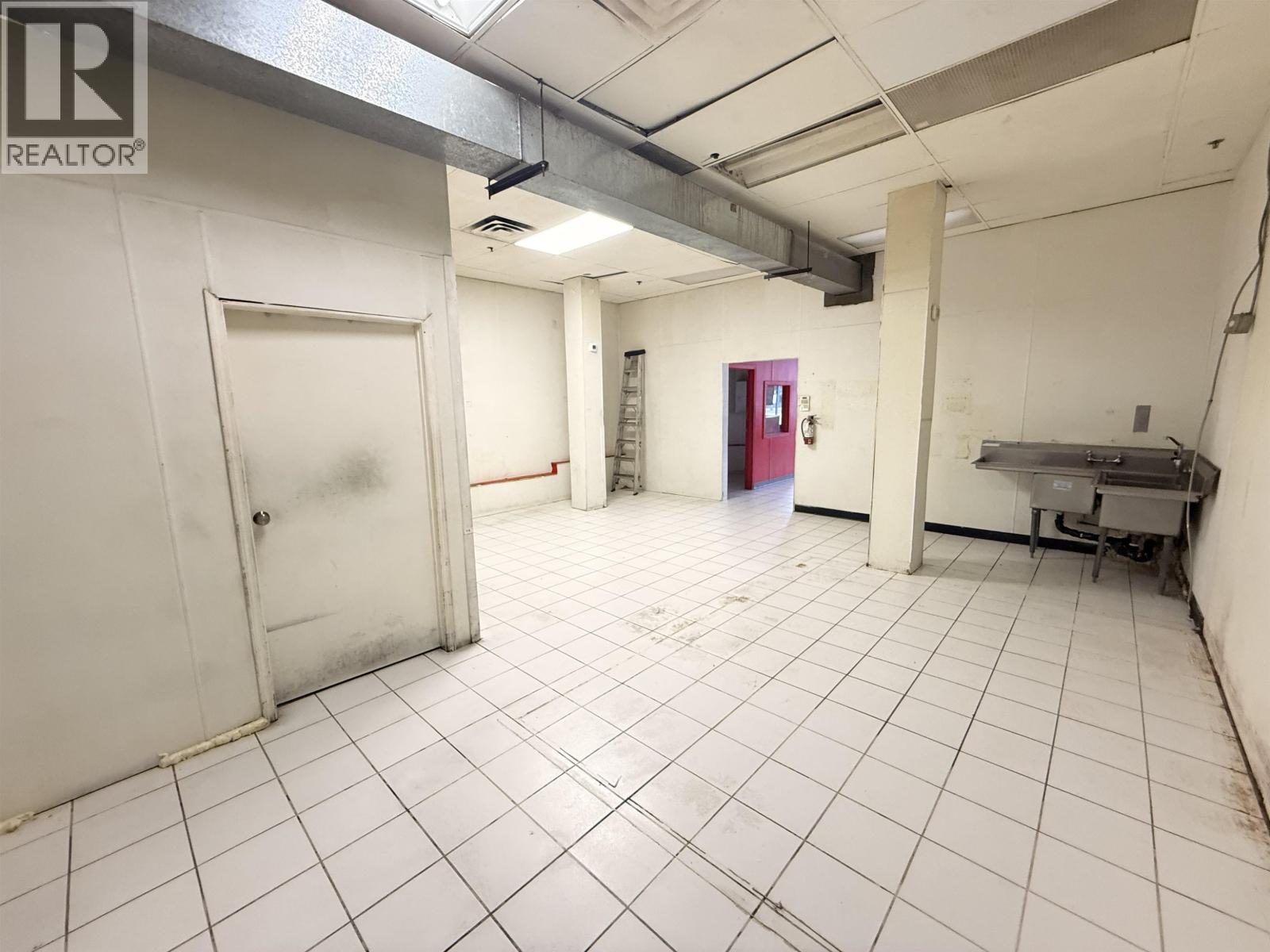 1312 W Broadway Street Property Photo 6
