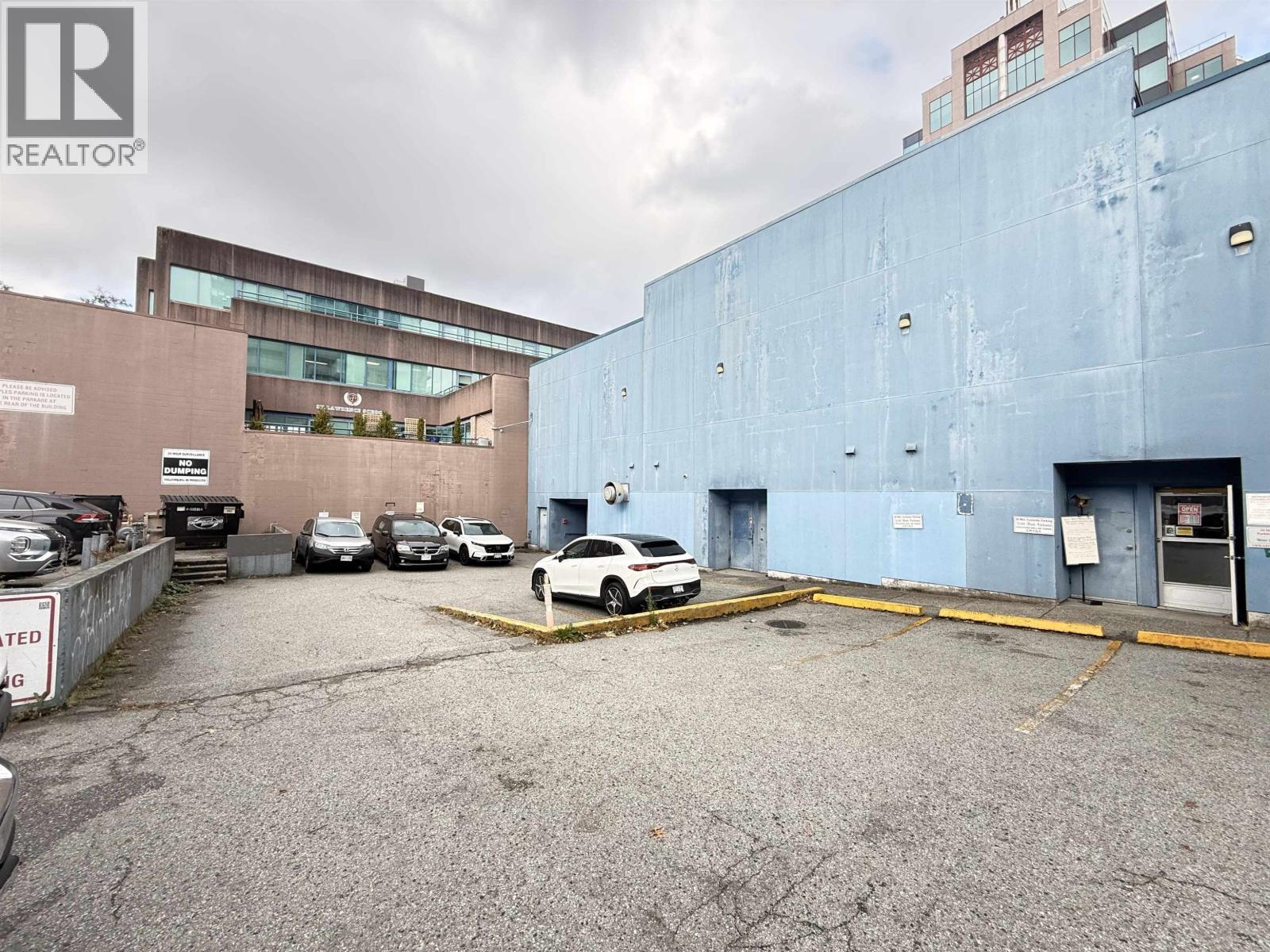 1312 W Broadway Street Property Photo 8