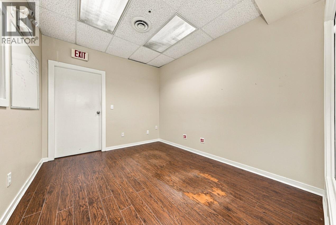 121 3989 Henning Drive Property Photo 11