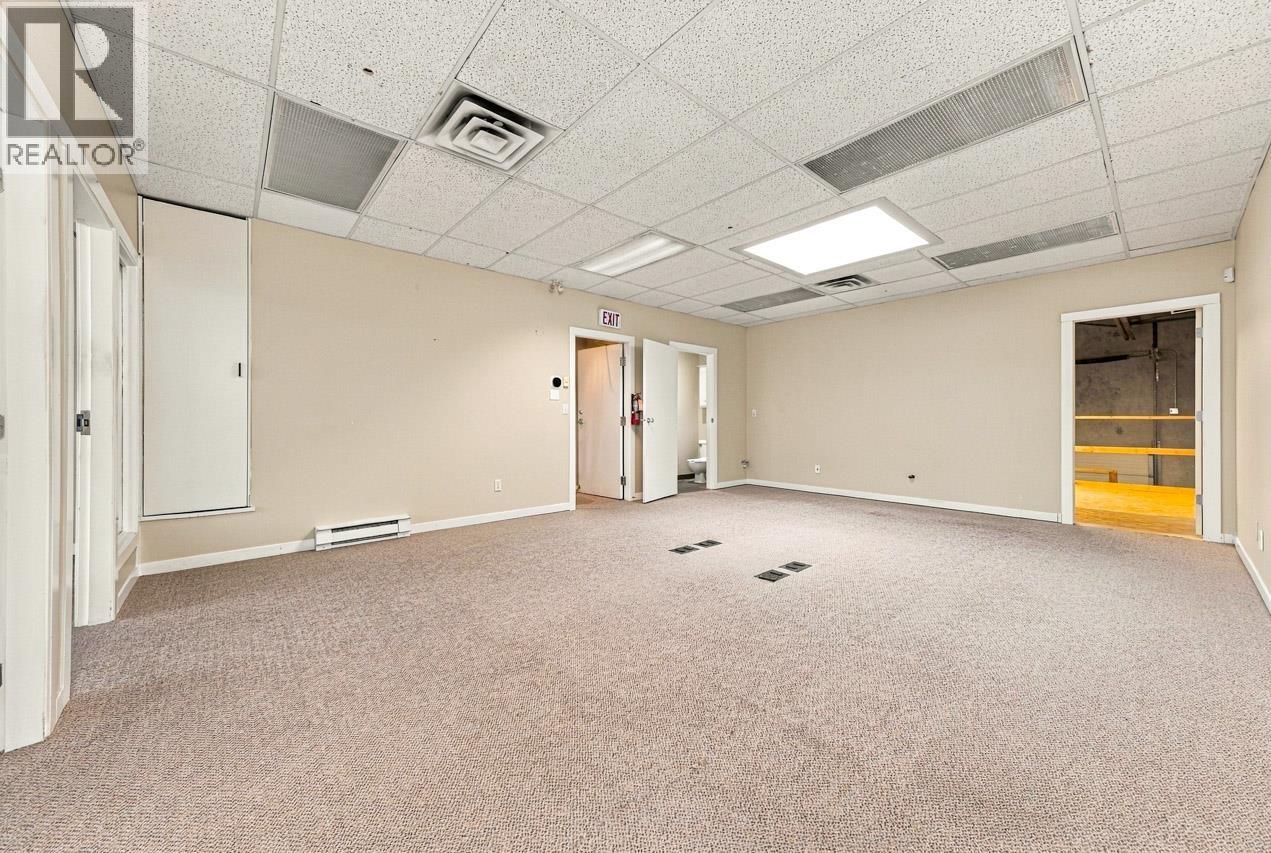 121 3989 Henning Drive Property Photo 24