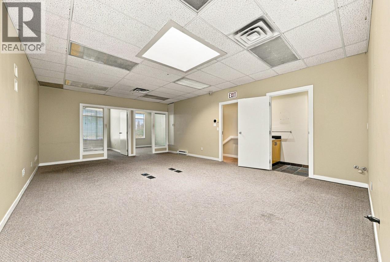 121 3989 Henning Drive Property Photo 25