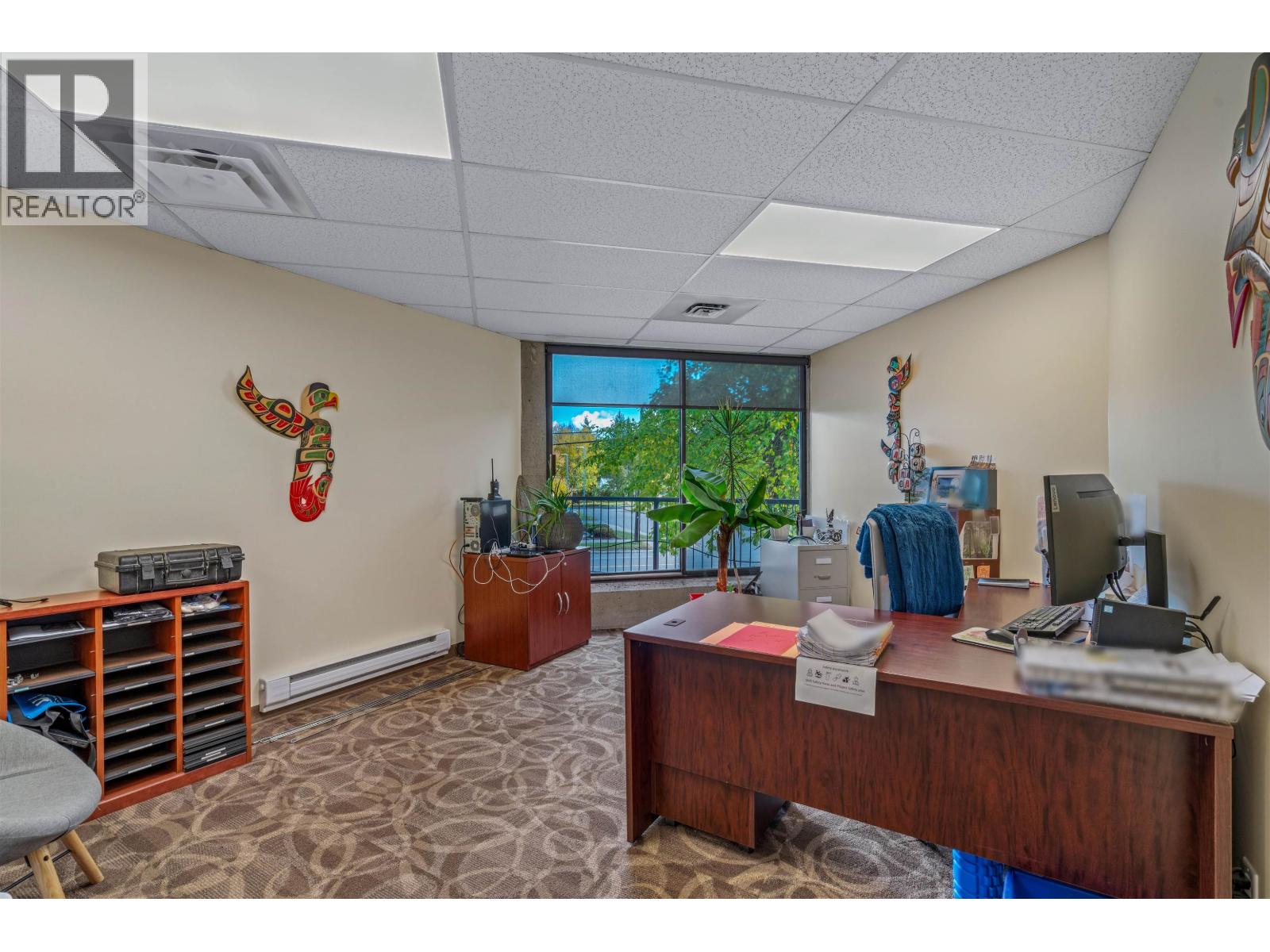 1877 Queensway Property Photo 15