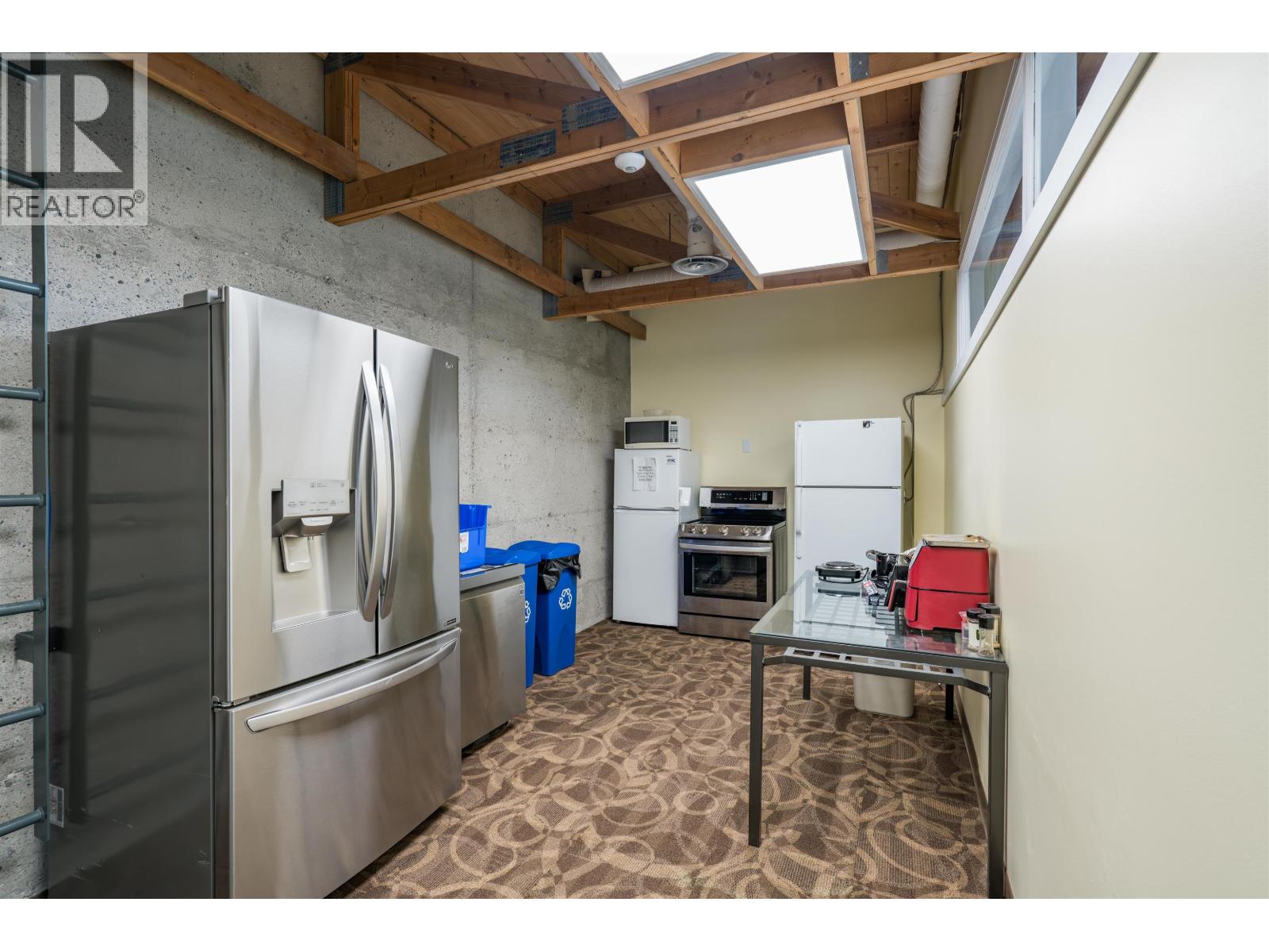 1877 Queensway Property Photo 35