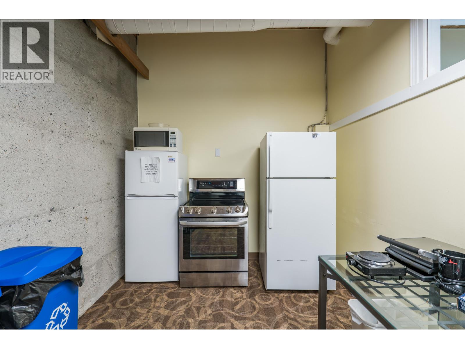 1877 Queensway Property Photo 36