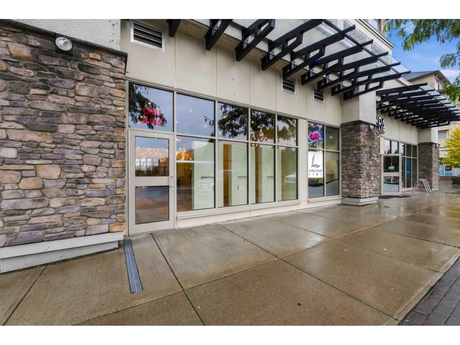 A145 20487 65 Avenue Property Photo 4