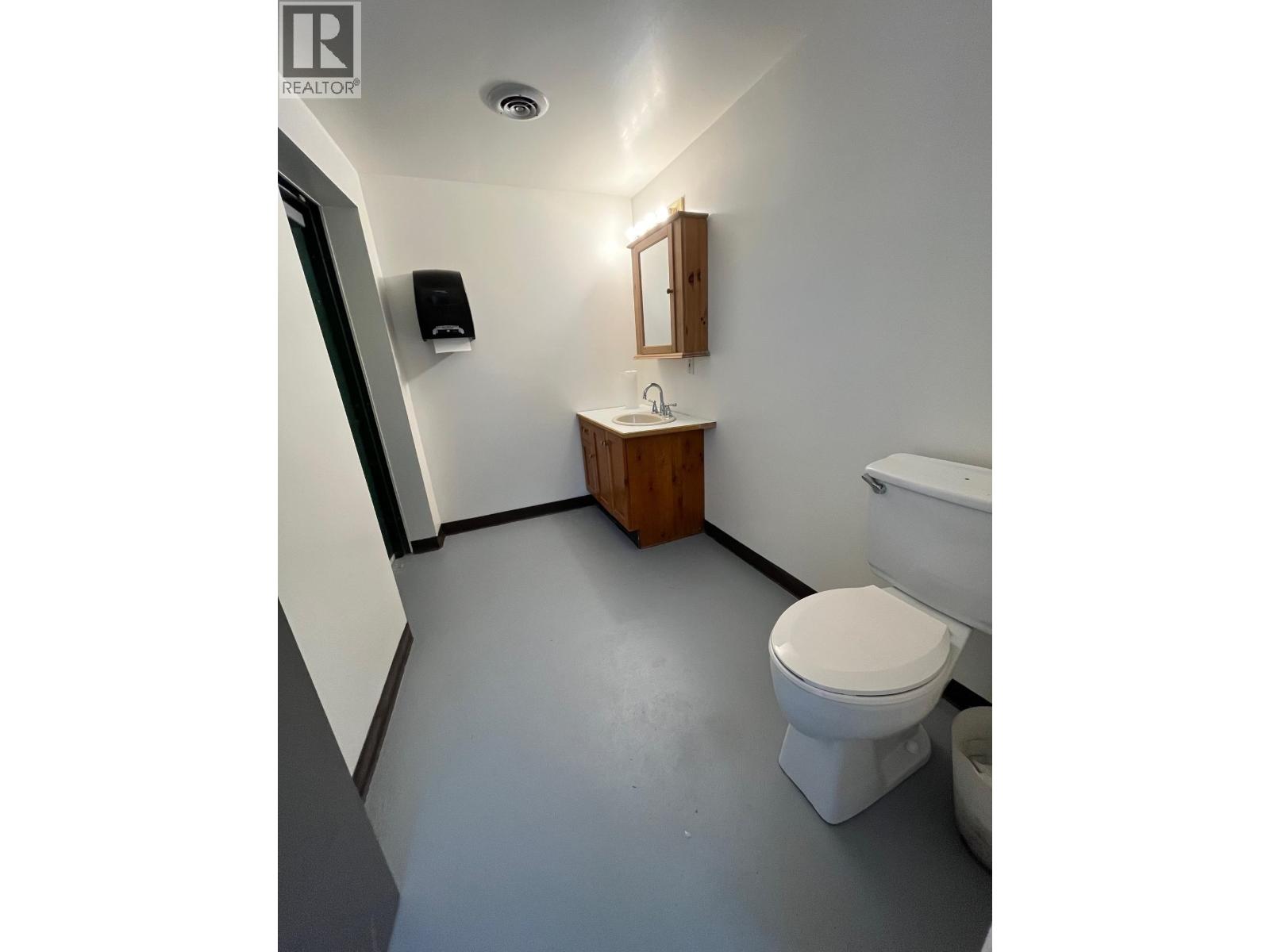 102 1400 Alpha Lake Road Property Photo 11