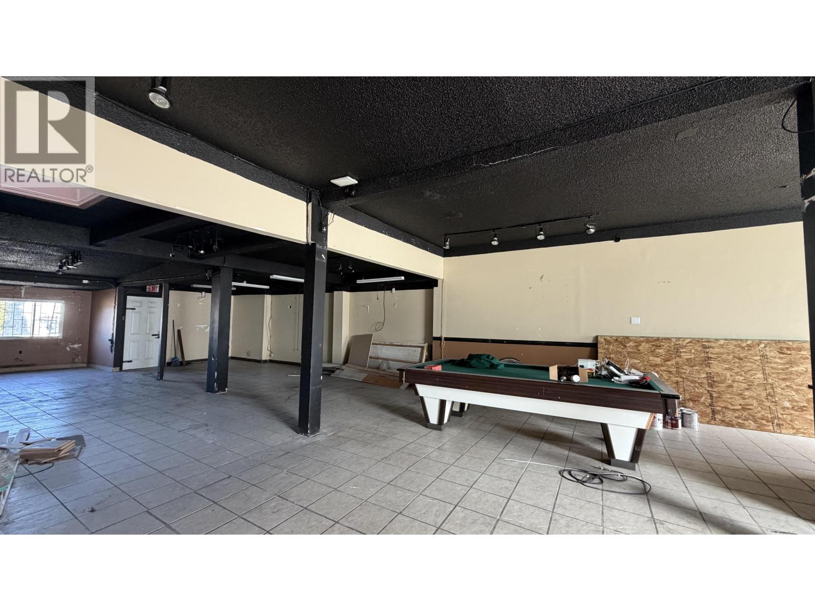 2123 Kings Way Property Photo 1