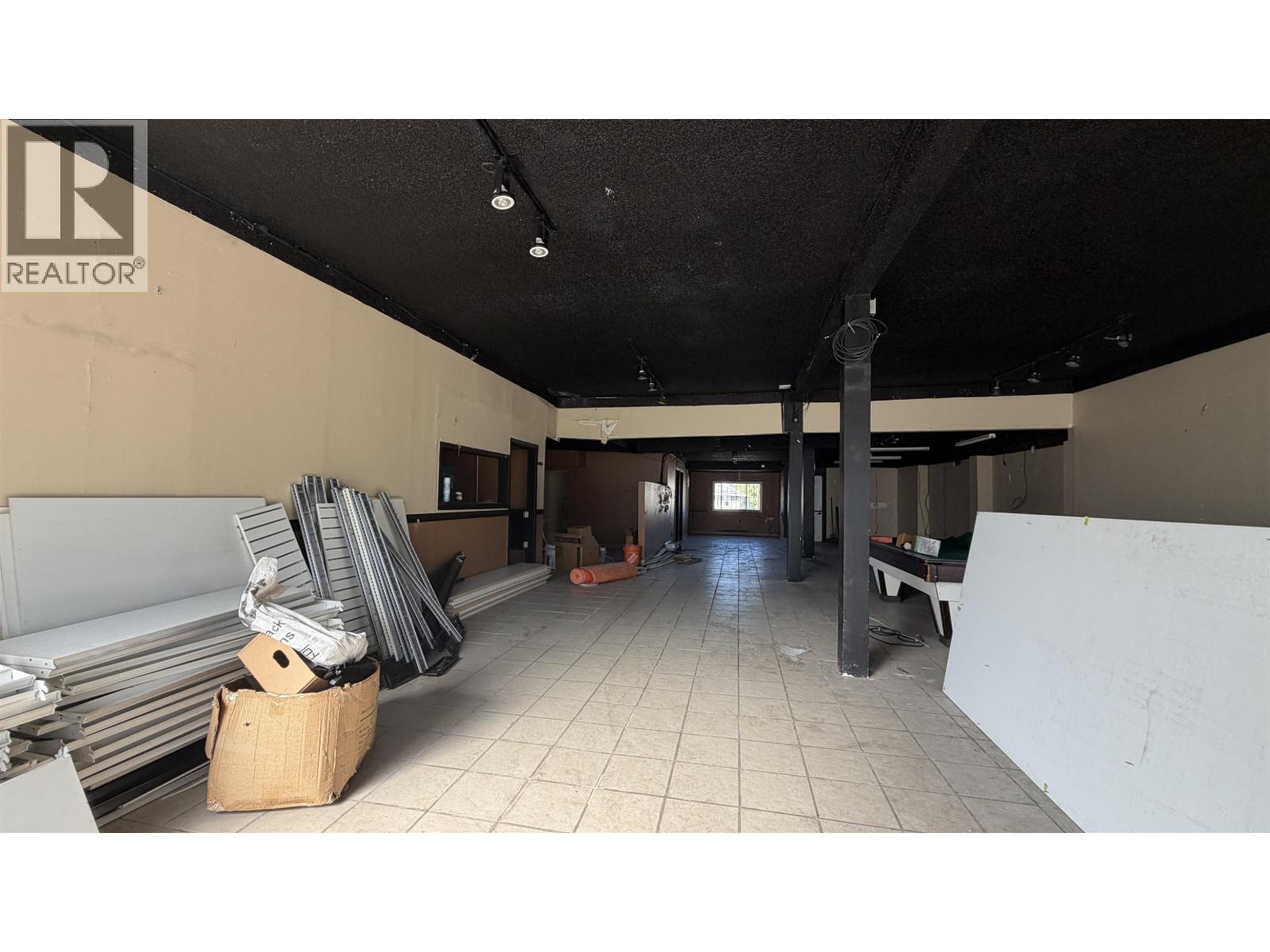 2123 Kings Way Property Photo 2