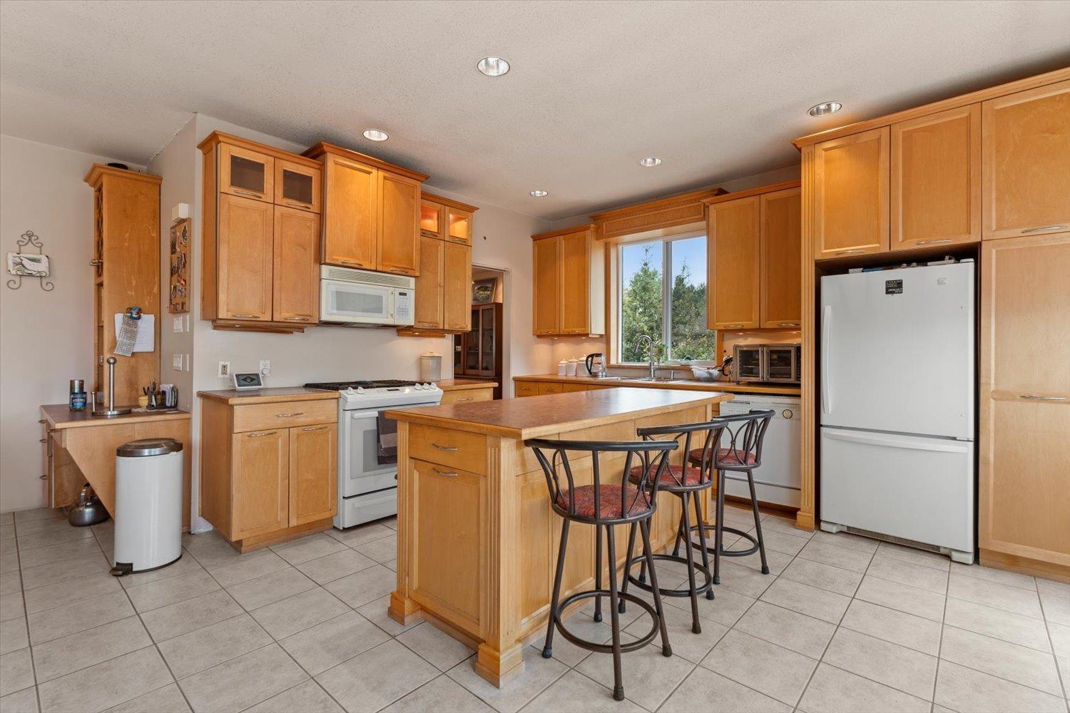 2203 Windsor Street Property Photo 10