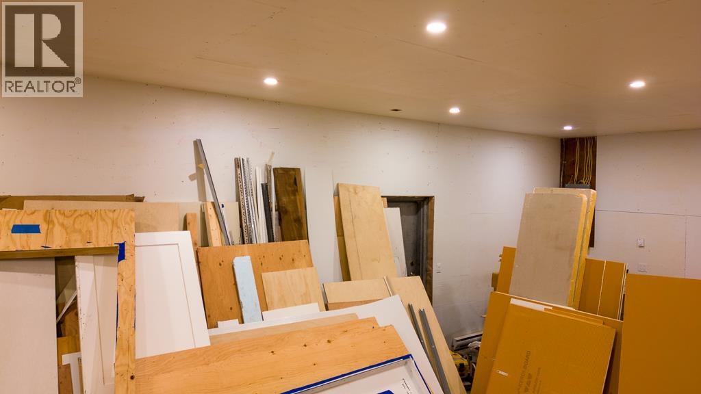 734 North Road Property Photo 29