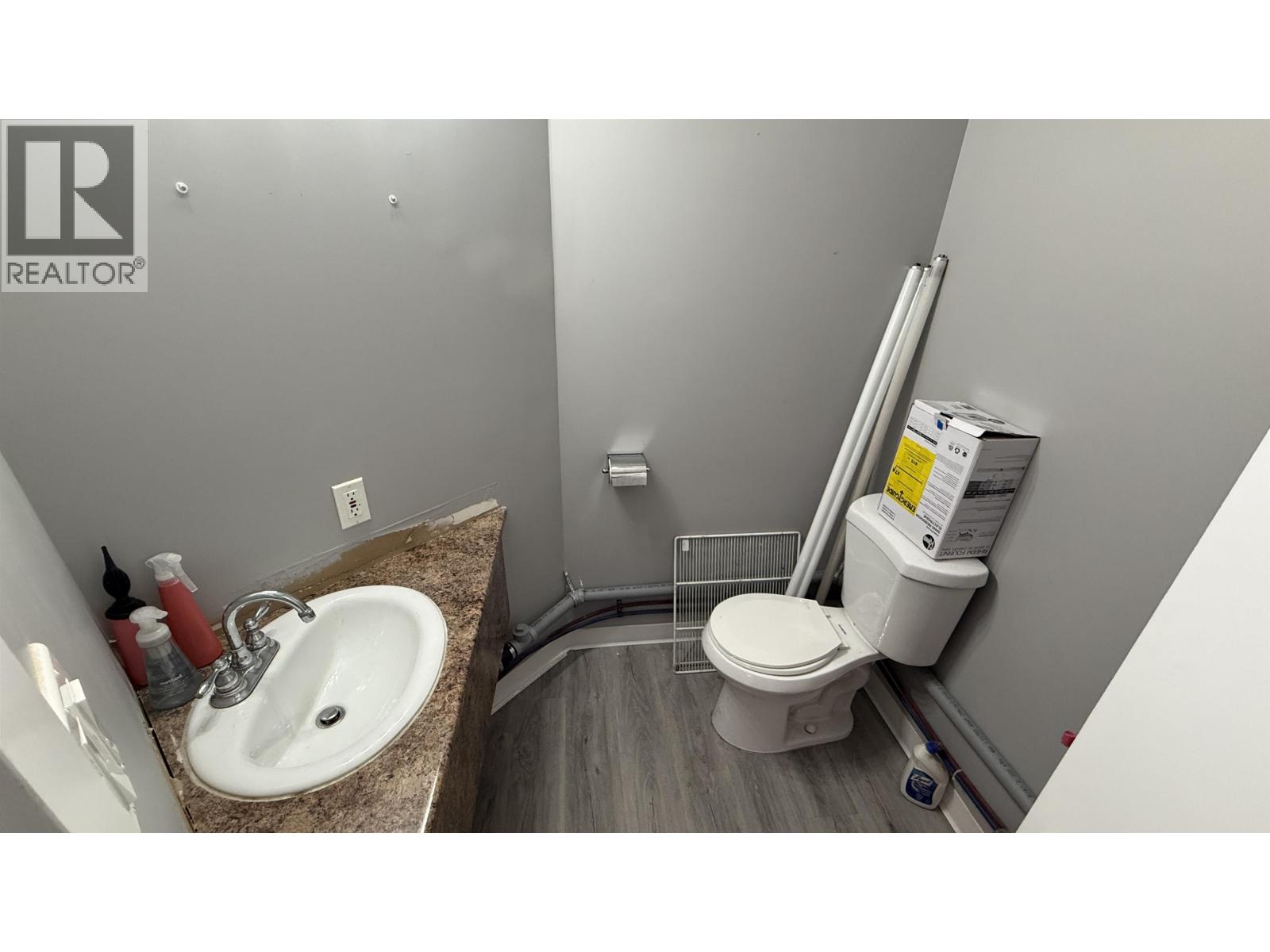 1850 4311 Hazelbridge Way Property Photo 4