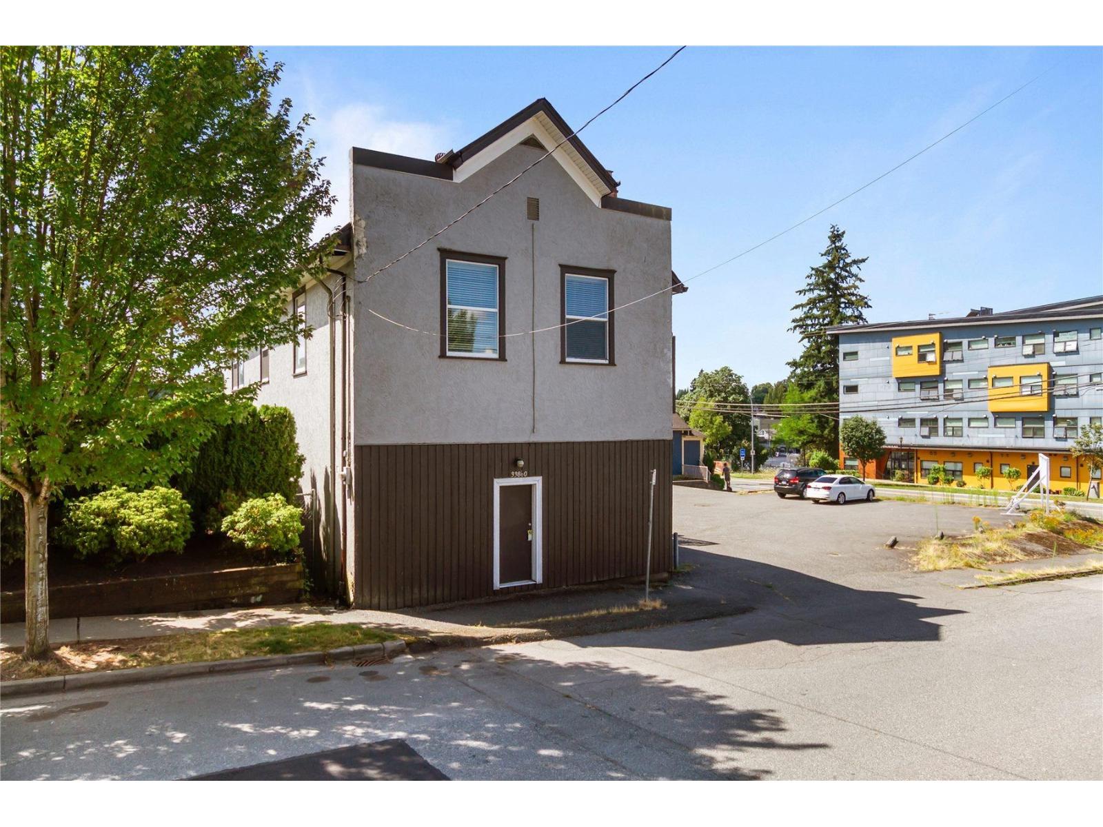 33860 Pine Street Property Photo 2