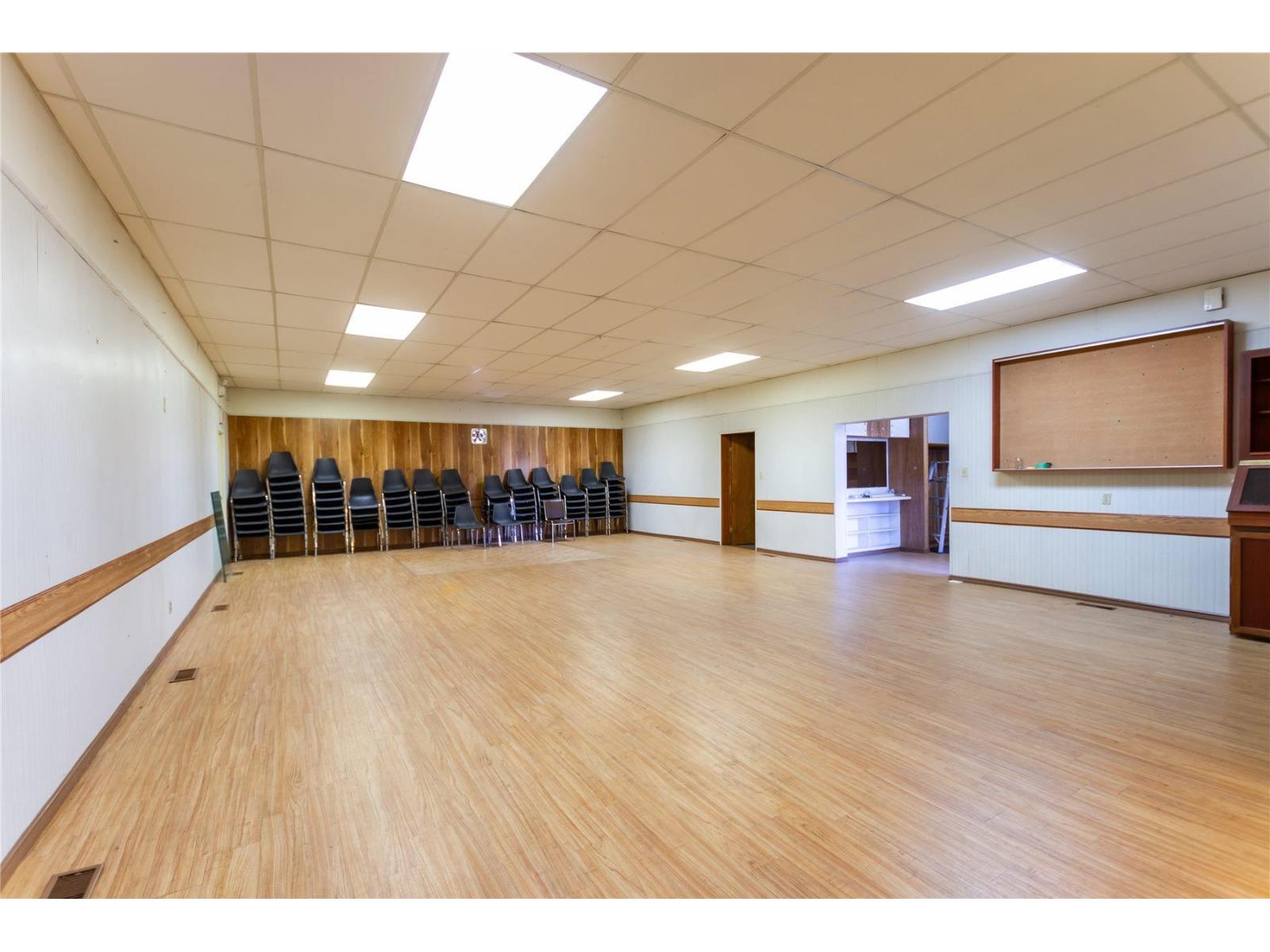 33860 Pine Street Property Photo 4