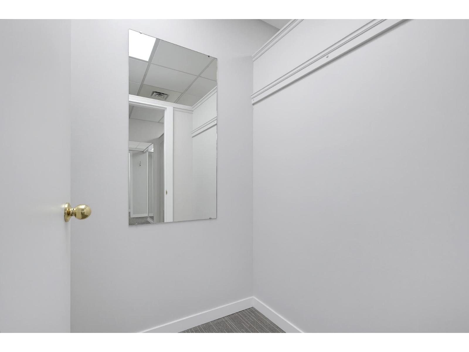 4 2630 Bourquin Crescent Property Photo 21