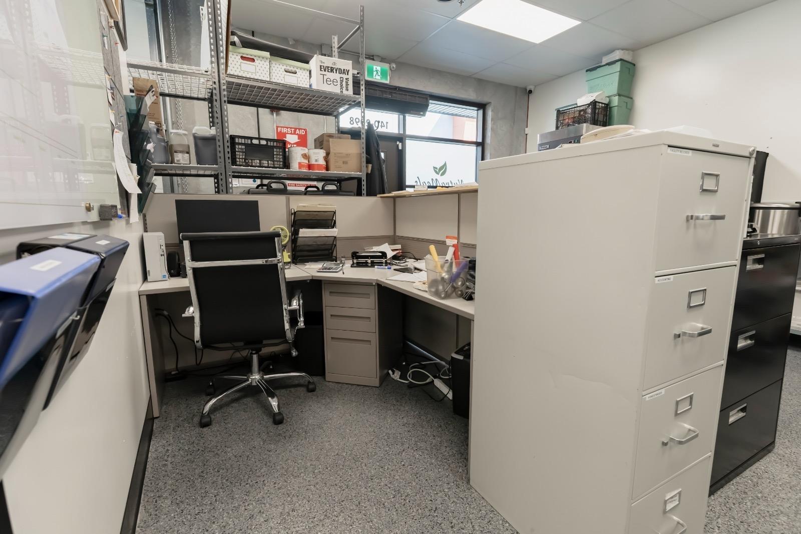 140 2098 Carpenter Street Property Photo 4