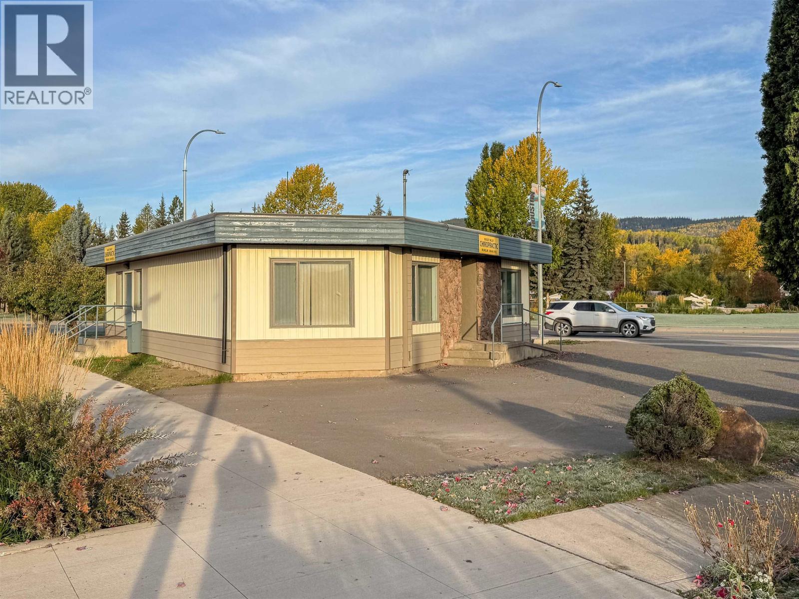 2435 Poulton Avenue Property Photo 4