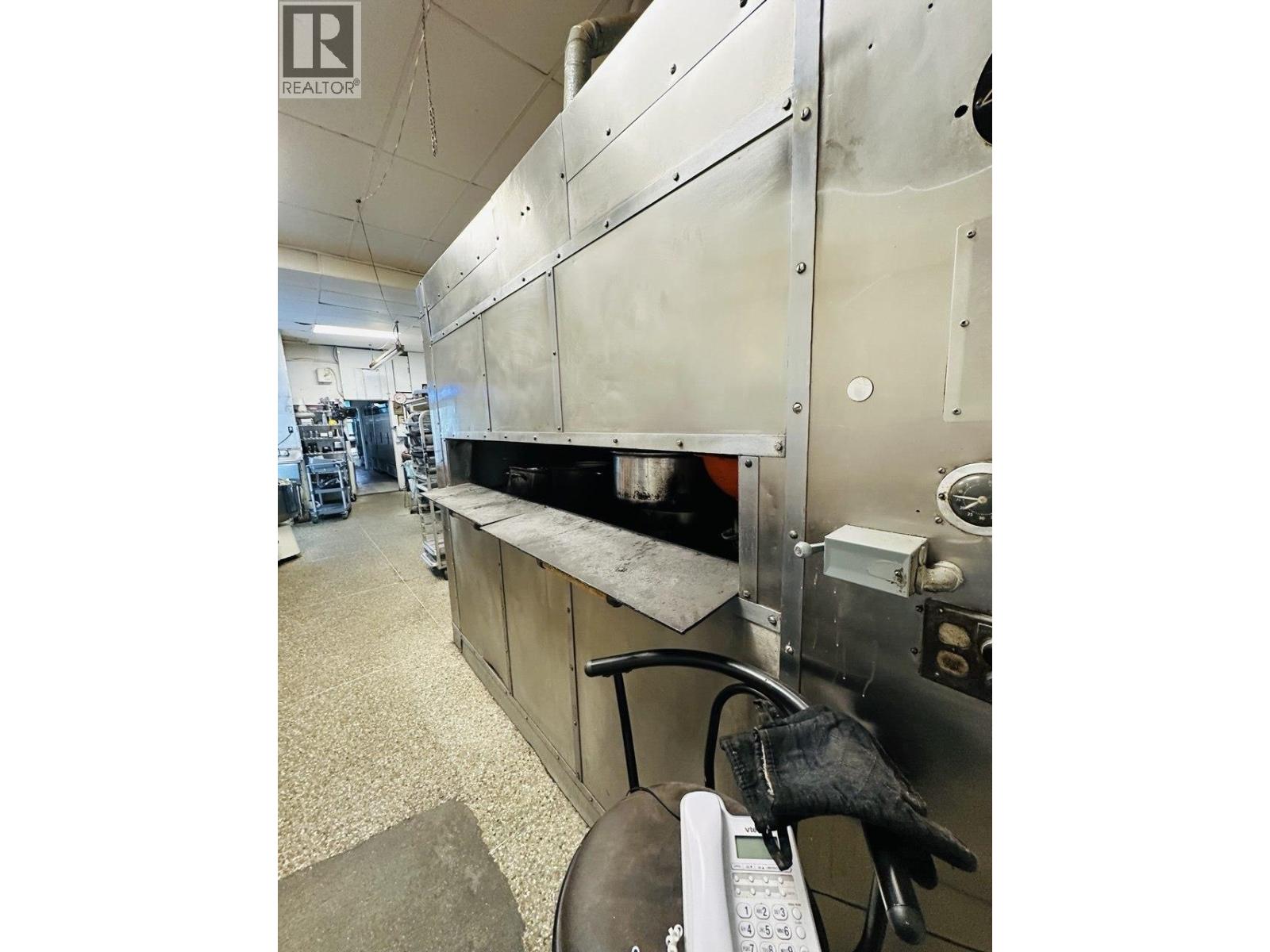1216 Davie Street Property Photo 8